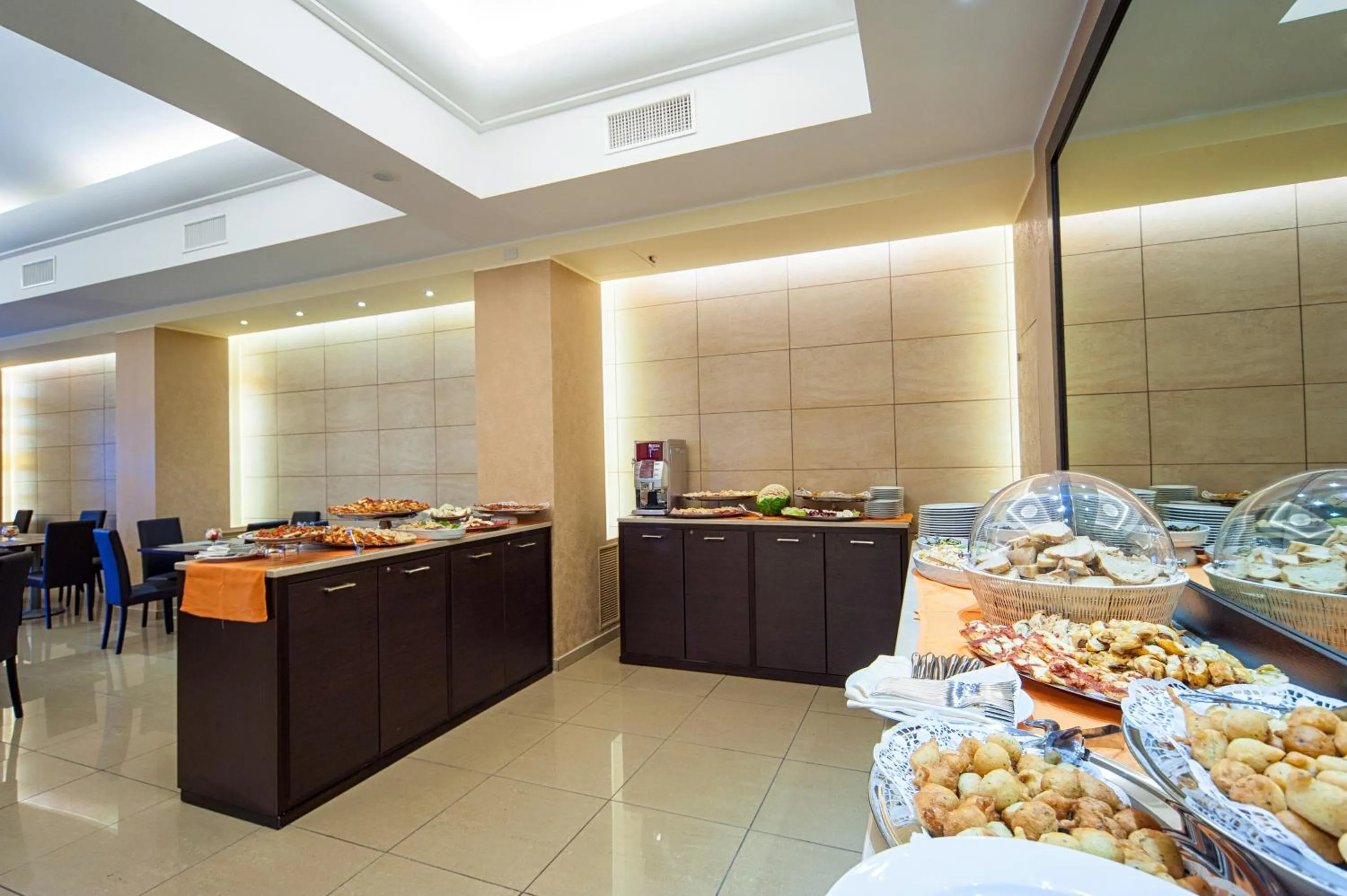 Food and drinks in Hotel Tiempo