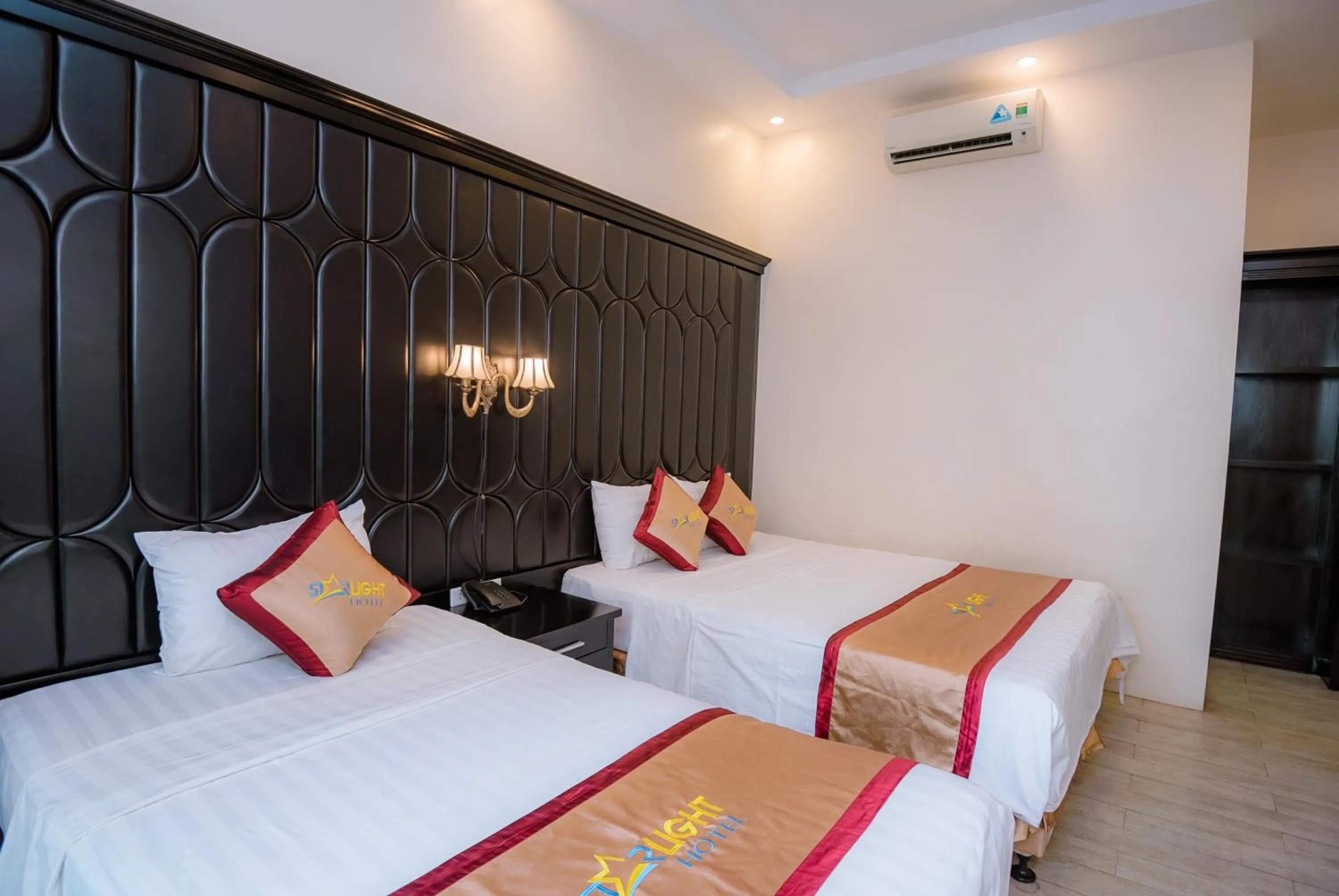 HaLong Starlight Inn & Travel