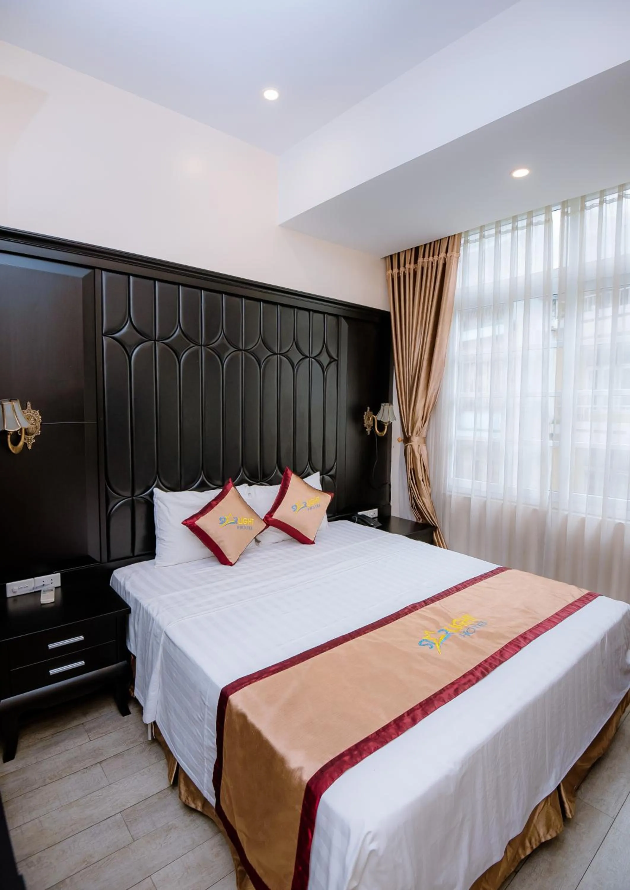 HaLong Starlight Inn & Travel