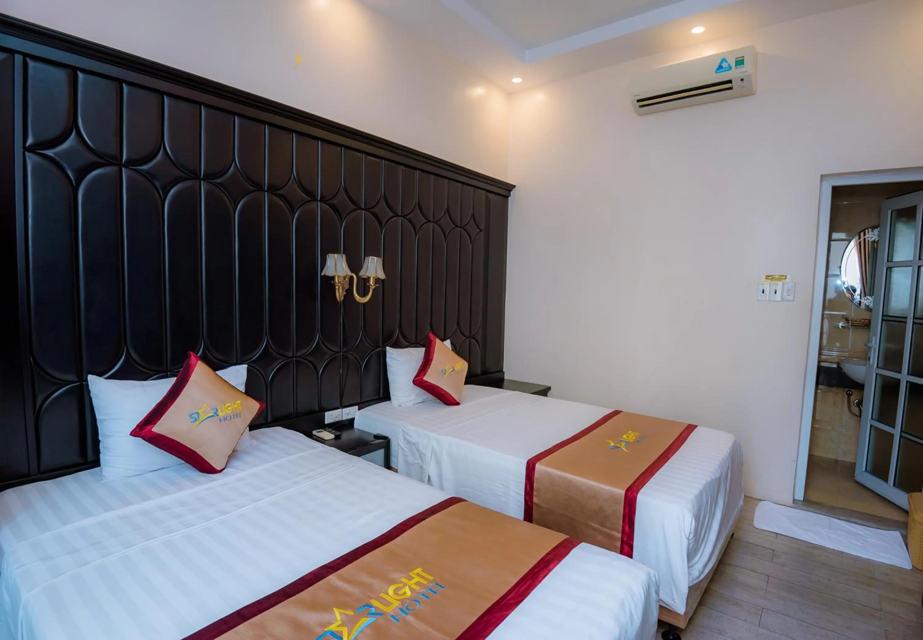 HaLong Starlight Inn & Travel