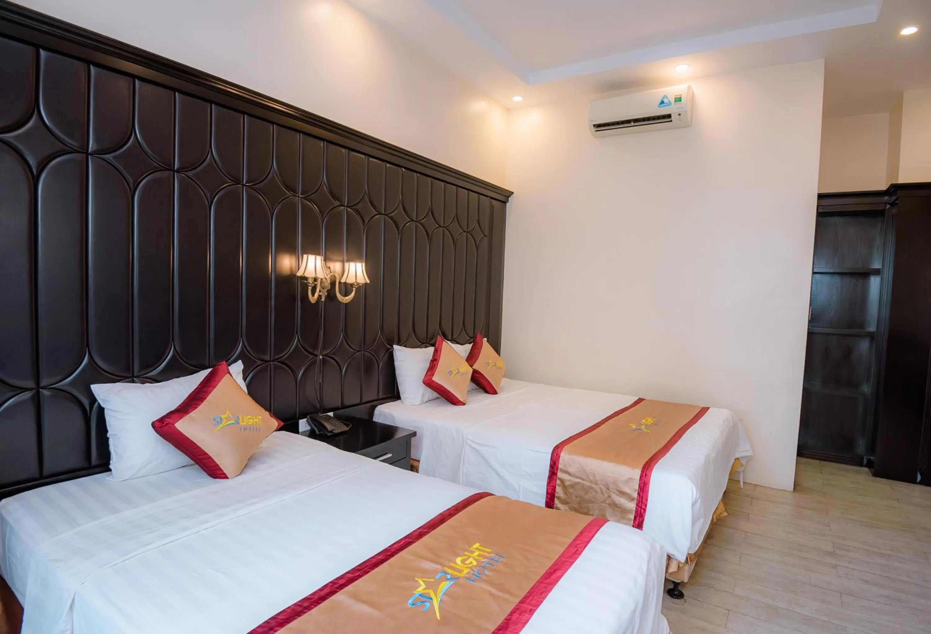 HaLong Starlight Inn & Travel