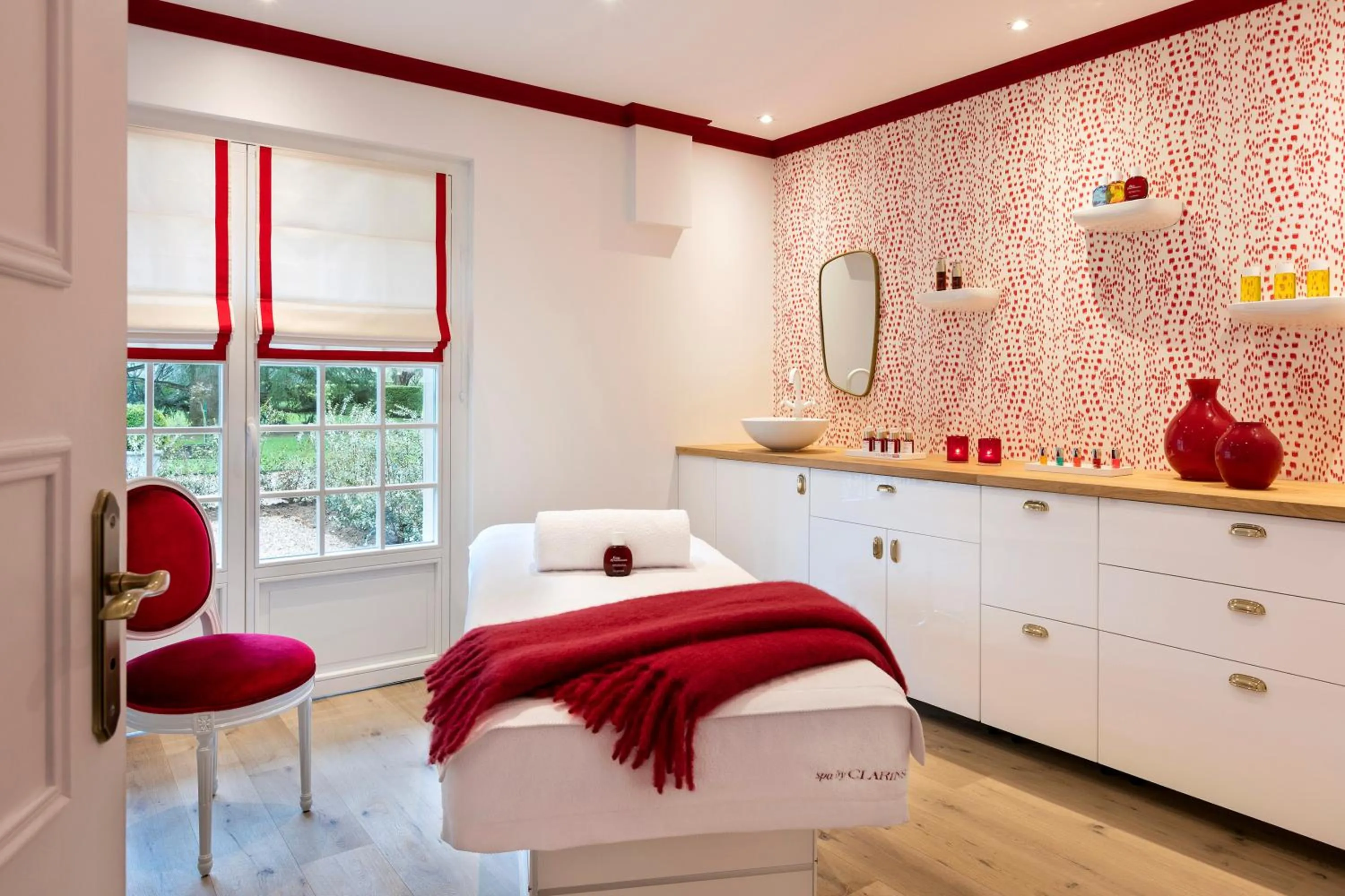 Massage, Bed in Les Hauts de Loire Relais & Châteaux