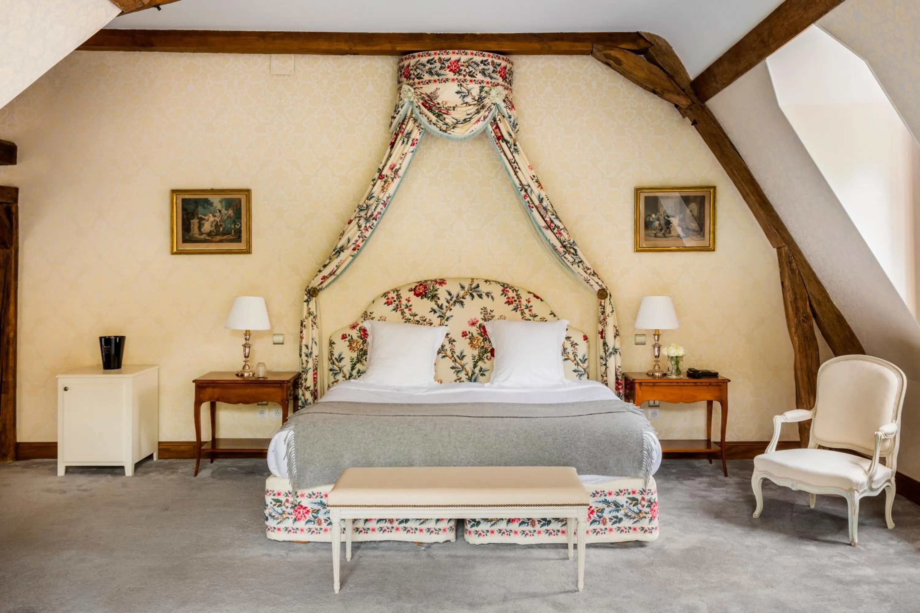 Bed in Les Hauts de Loire Relais & Châteaux