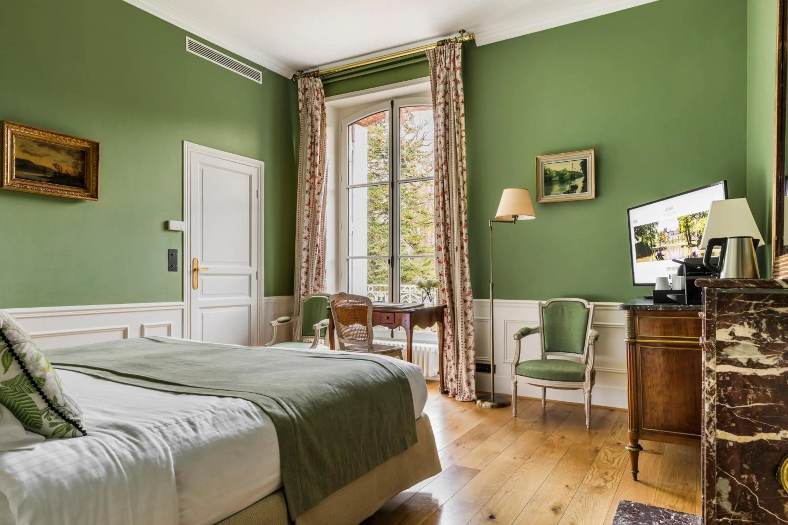 Bedroom, Bed in Les Hauts de Loire Relais & Châteaux
