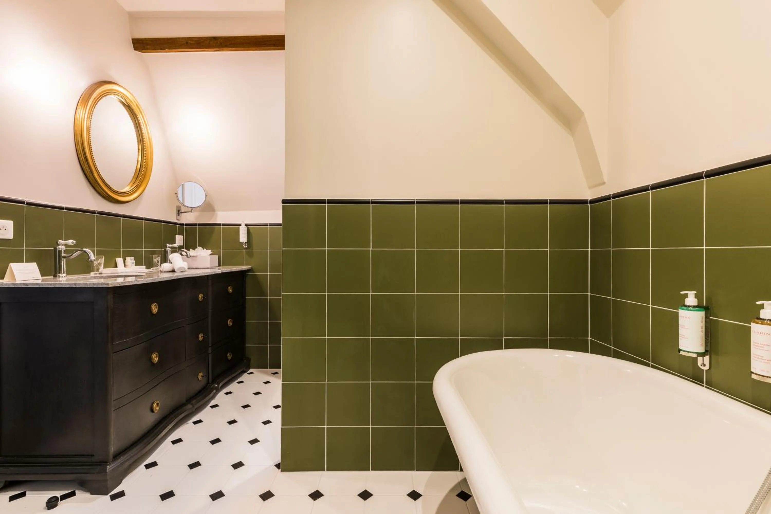 Bathroom in Les Hauts de Loire Relais & Châteaux