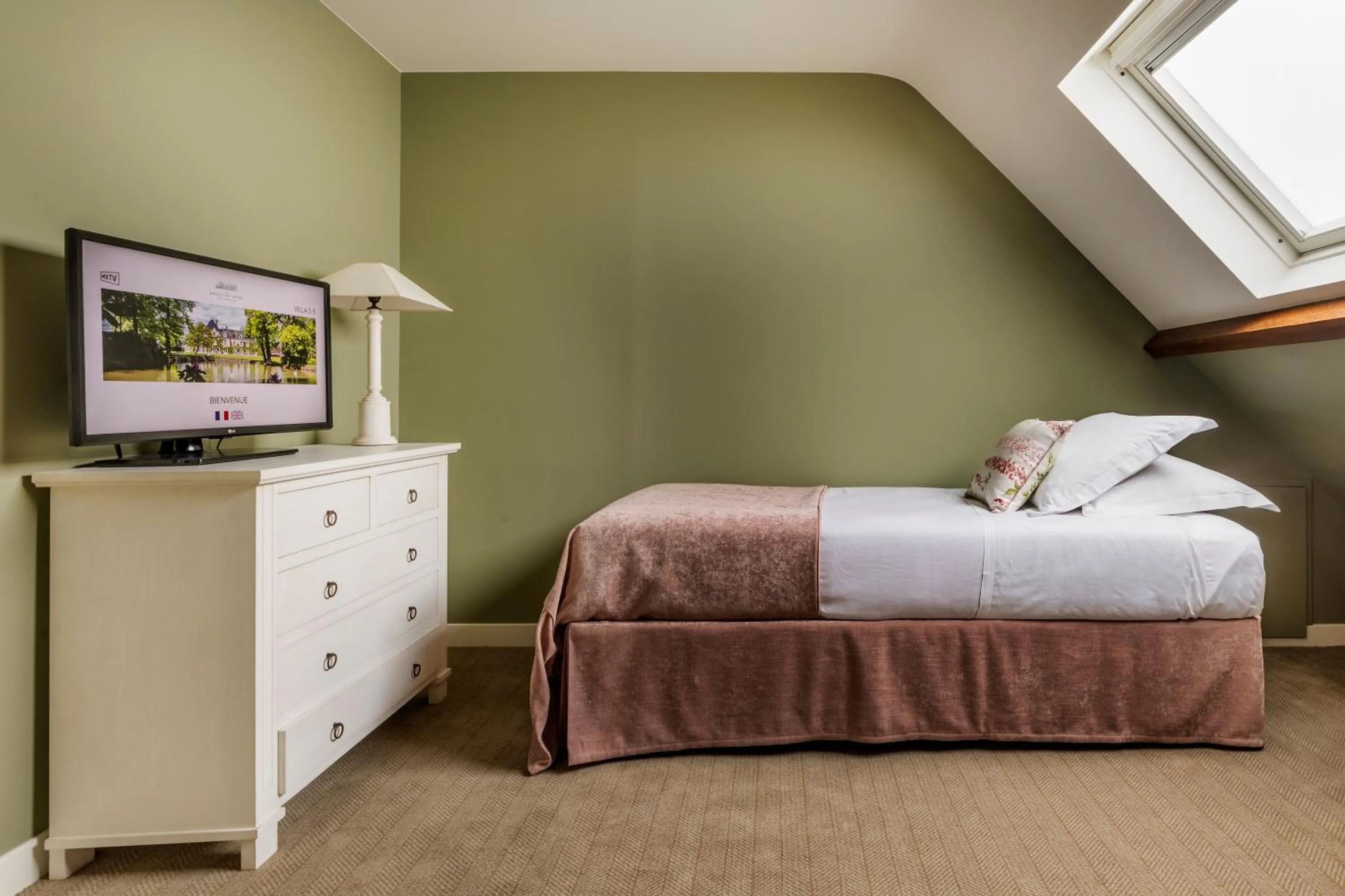 Bedroom, Bed in Les Hauts de Loire Relais & Châteaux