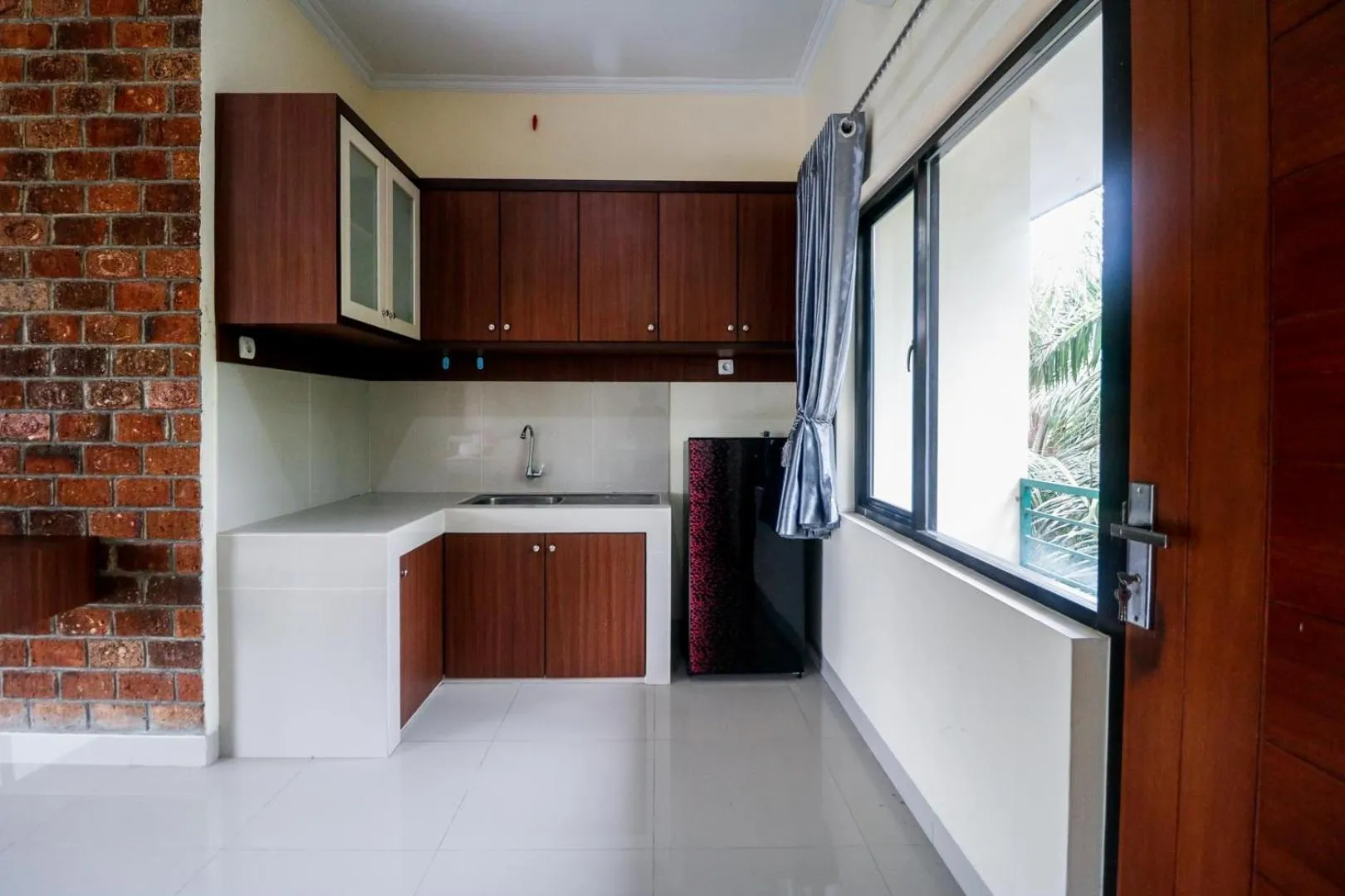 Area and facilities in RedDoorz Plus near Kualanamu Airport Medan
