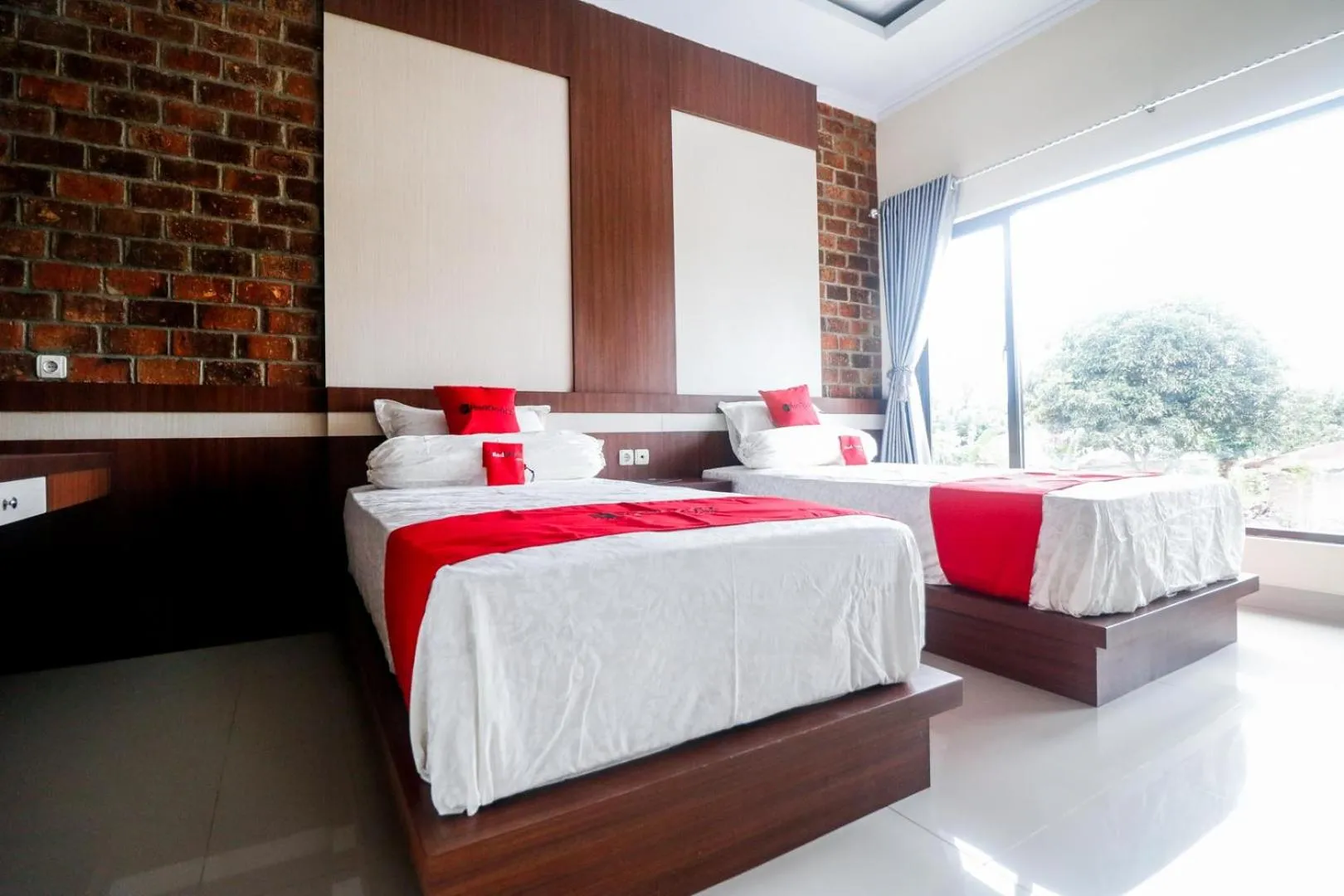 Bedroom, Bed in RedDoorz Plus near Kualanamu Airport Medan