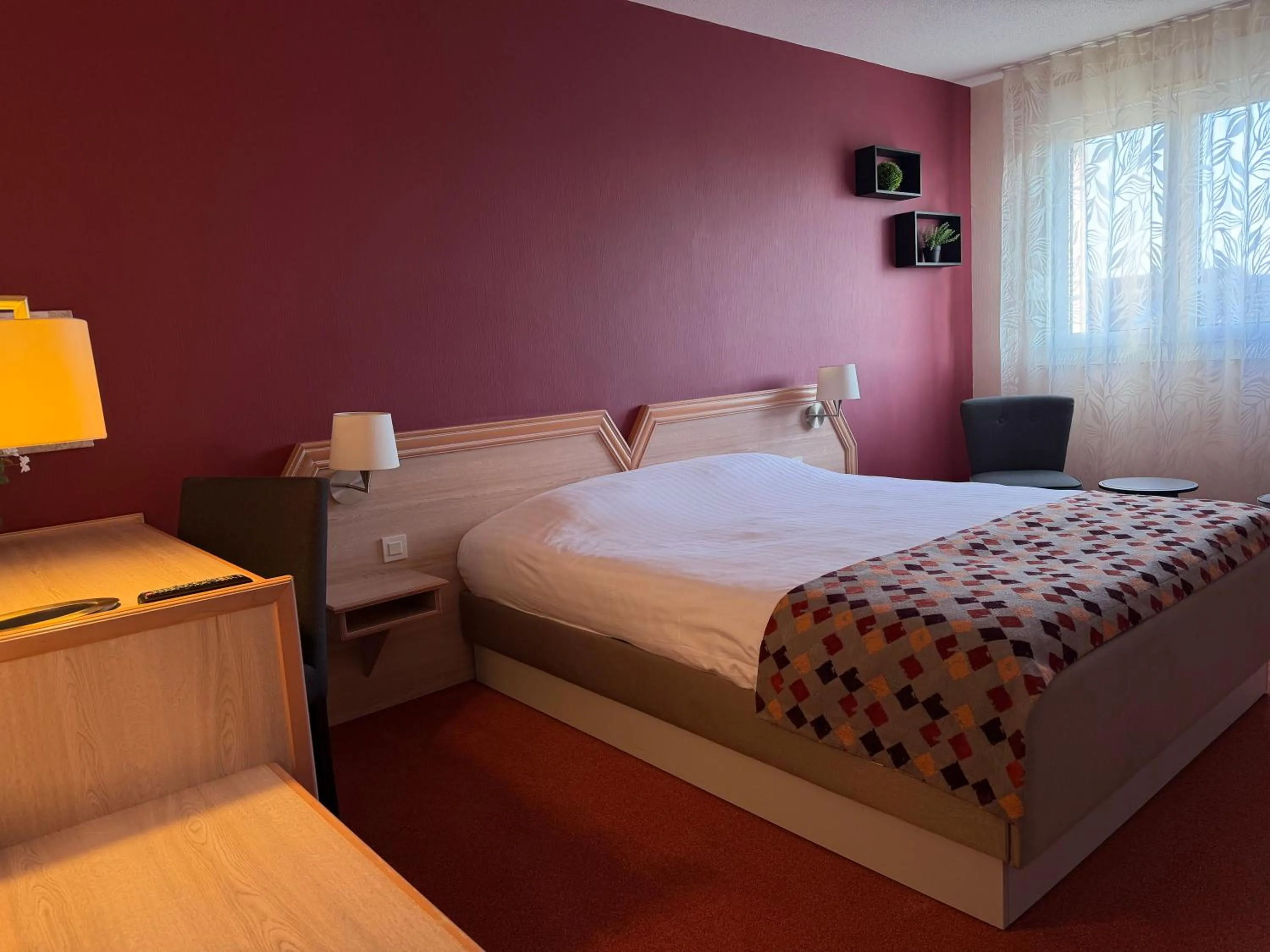 Photo of the whole room, Bed in Au Relais de l'Ill