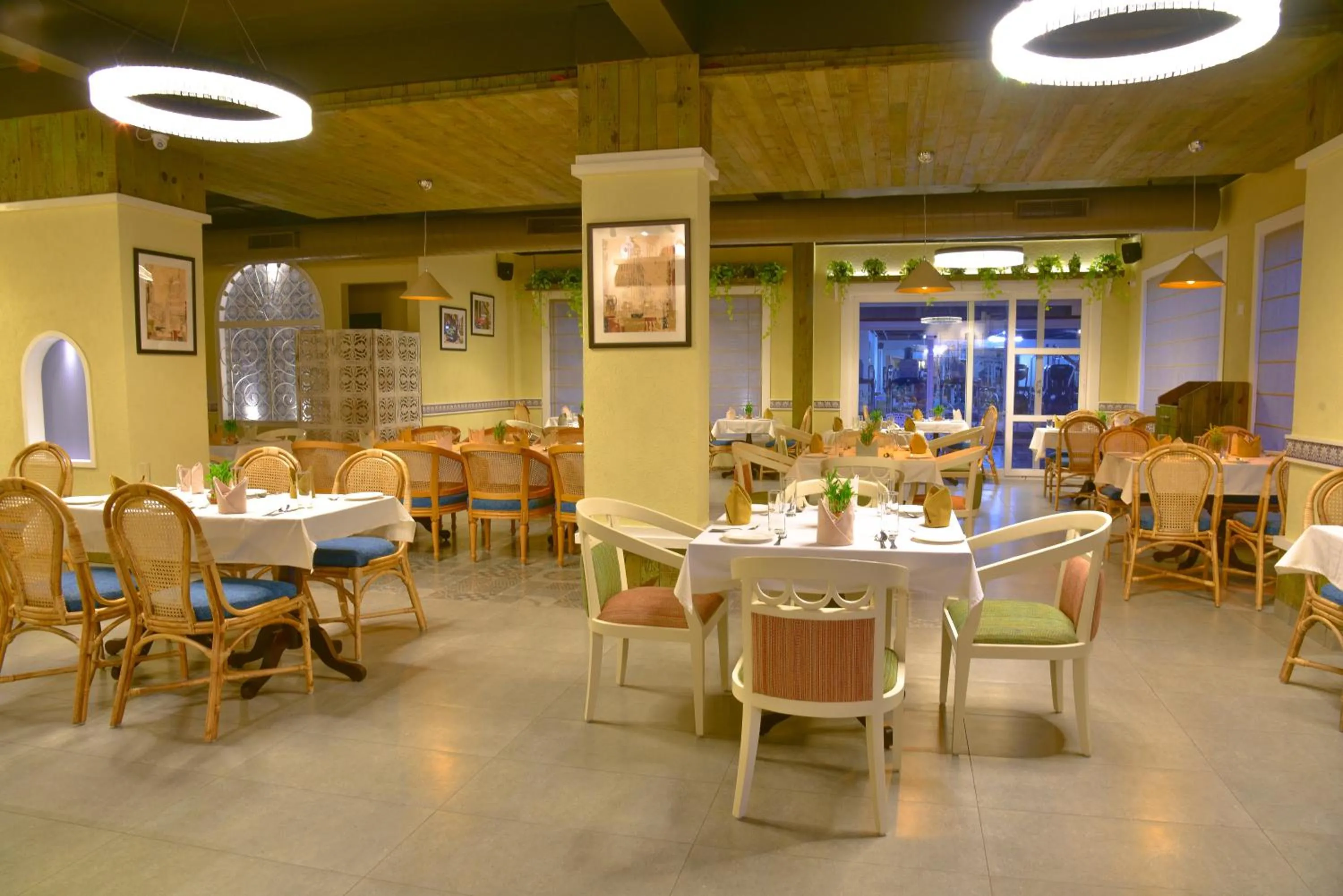 Restaurant/places to eat in Infinitea Tea Garden Resort