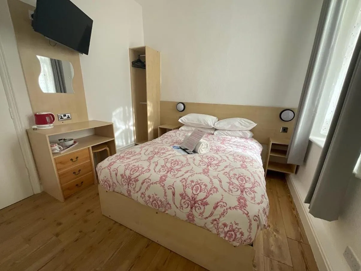 Bed in Danescourt Lodge