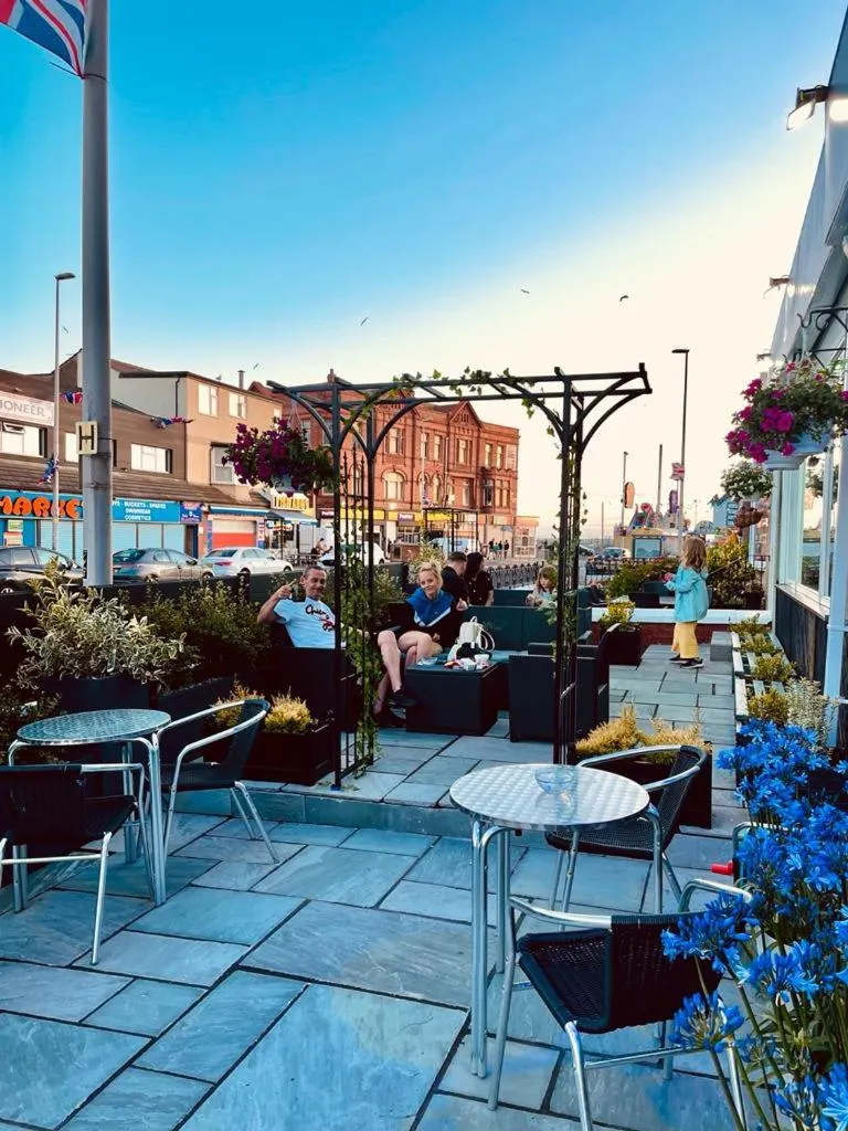 Patio in Danescourt Lodge