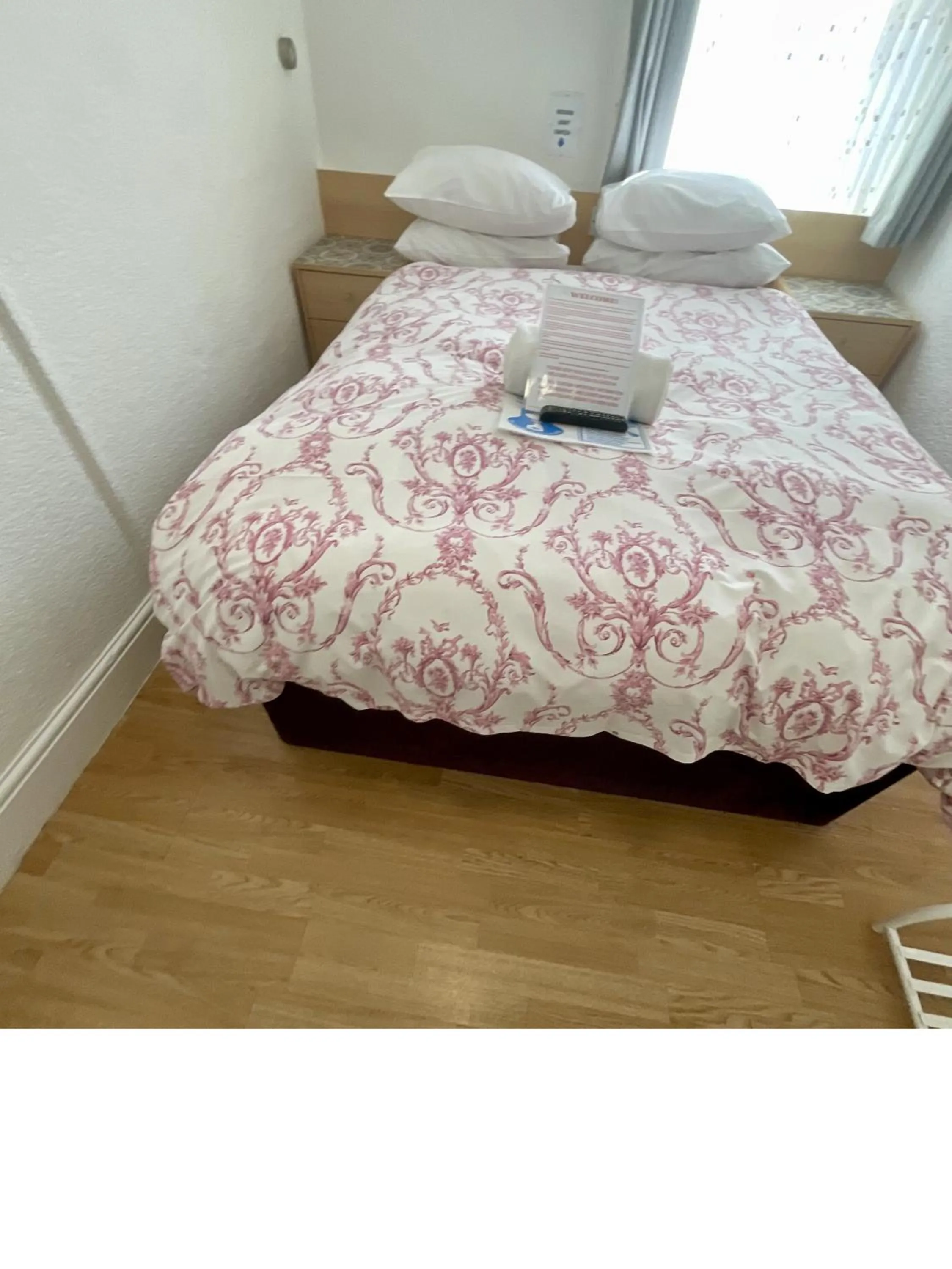 Bed in Danescourt Lodge