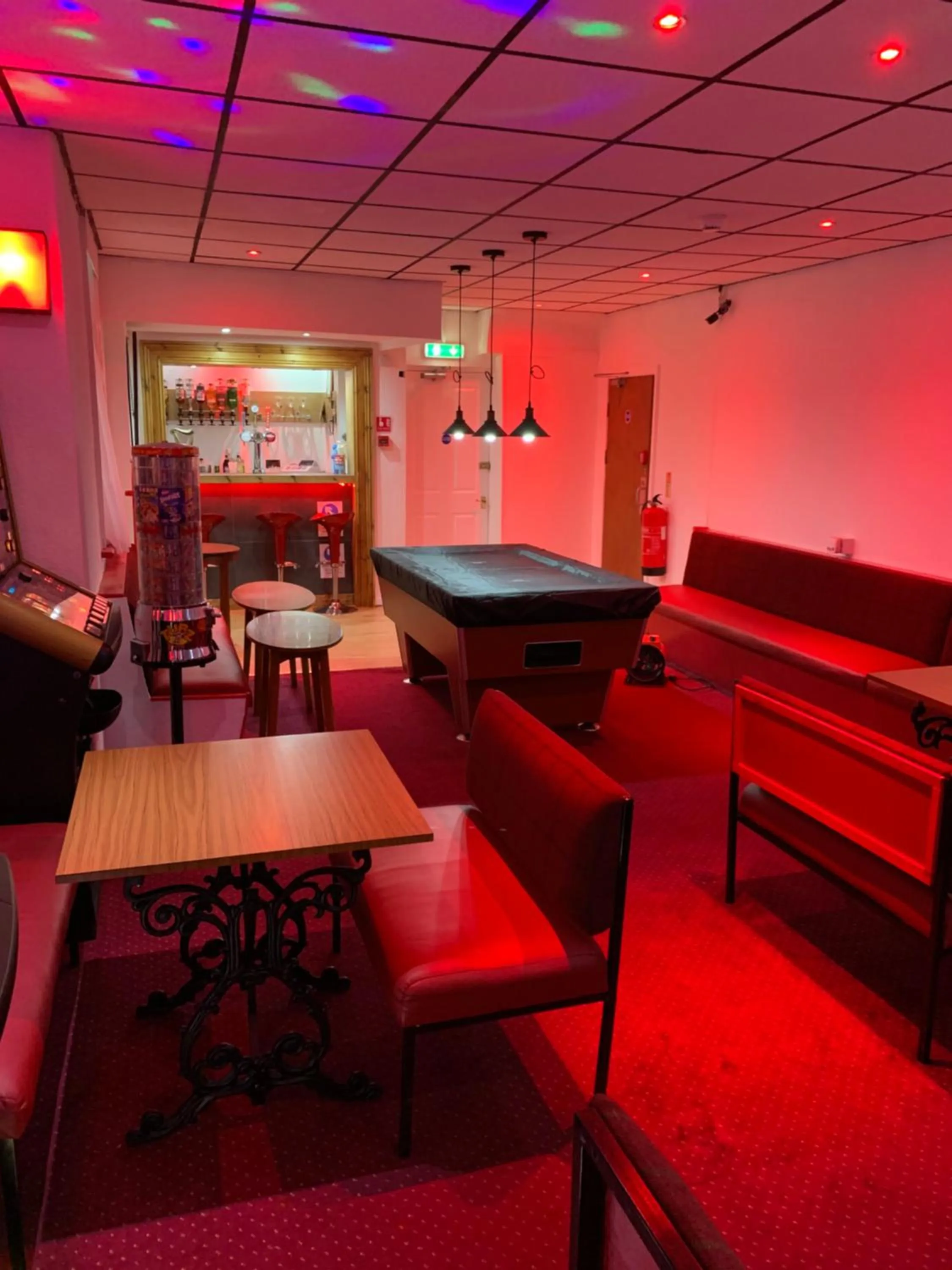 Family in Danescourt Lodge