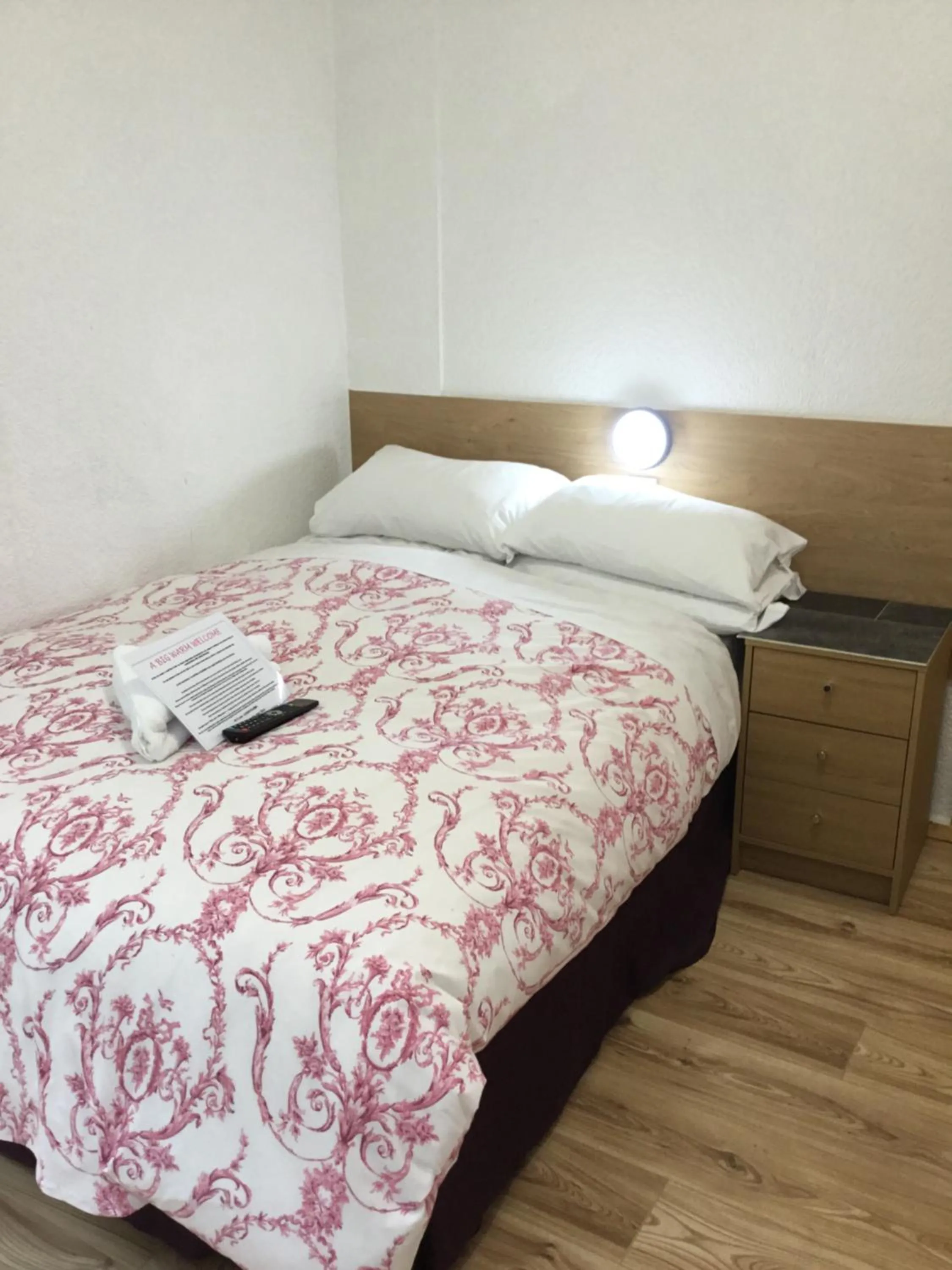 Bed in Danescourt Lodge