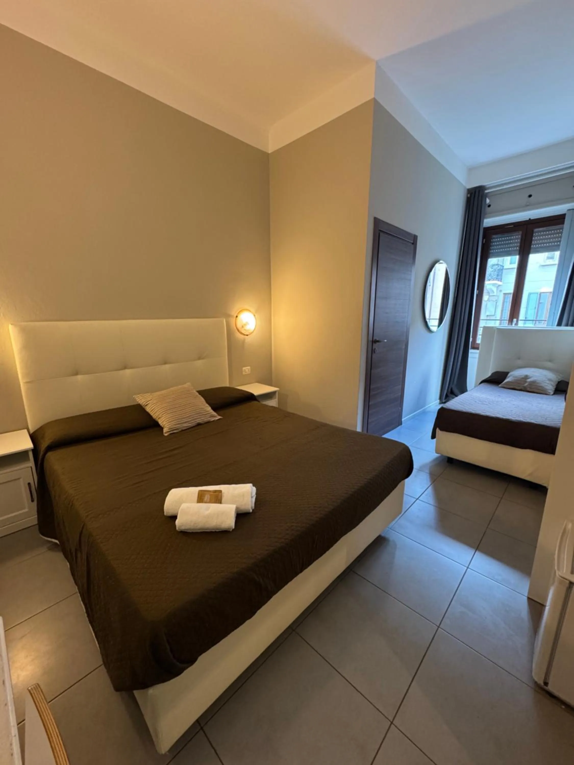 Bedroom, Bed in Golden Milano Hotel