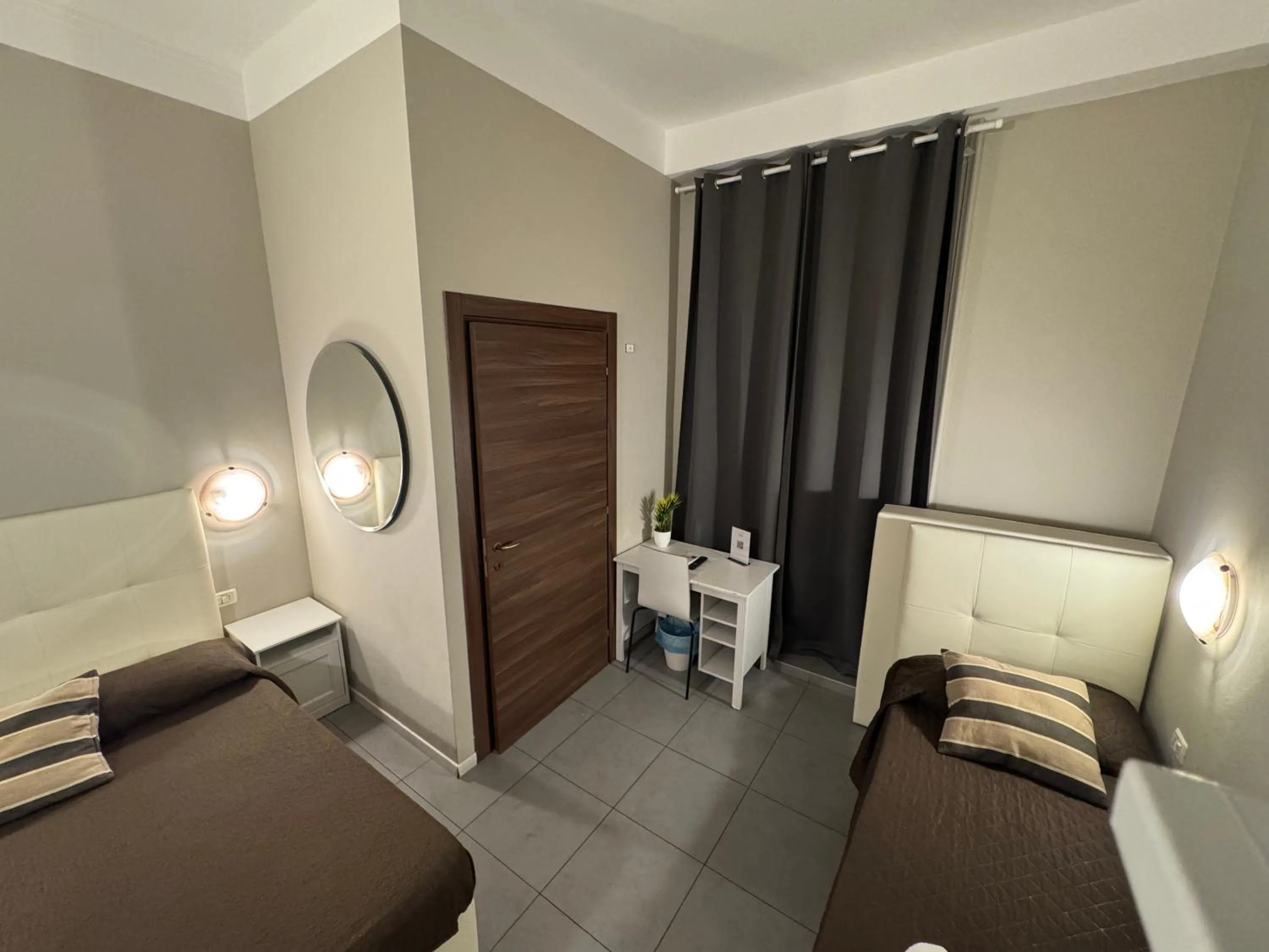 Bedroom, Bed in Golden Milano Hotel