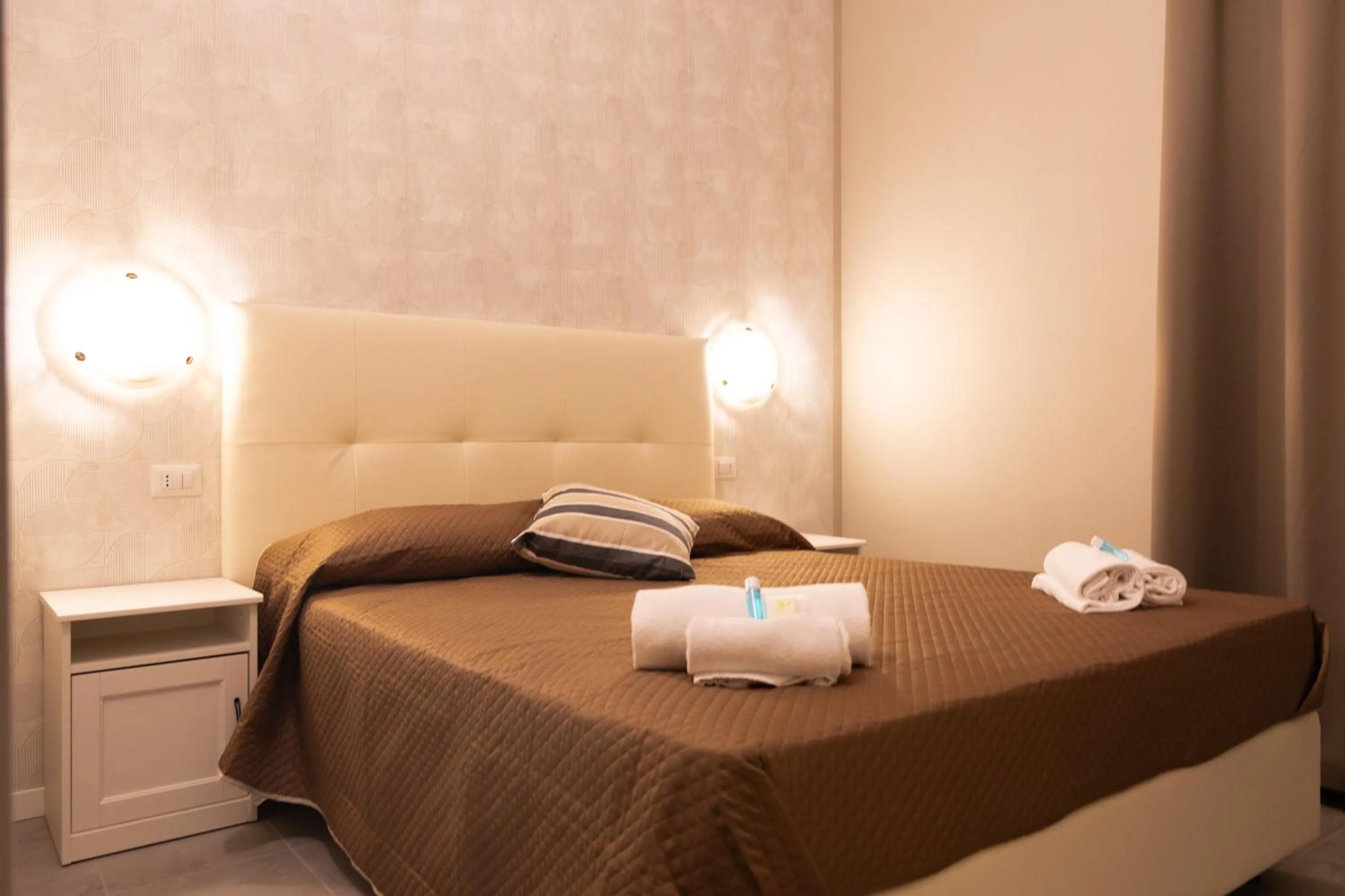 Bedroom, Bed in Golden Milano Hotel