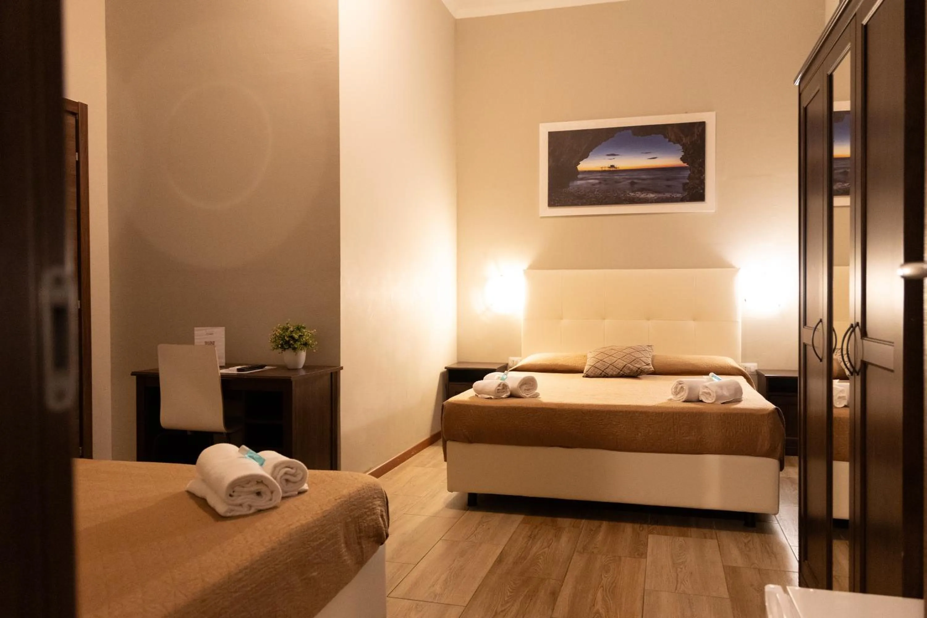 Bedroom, Bed in Golden Milano Hotel