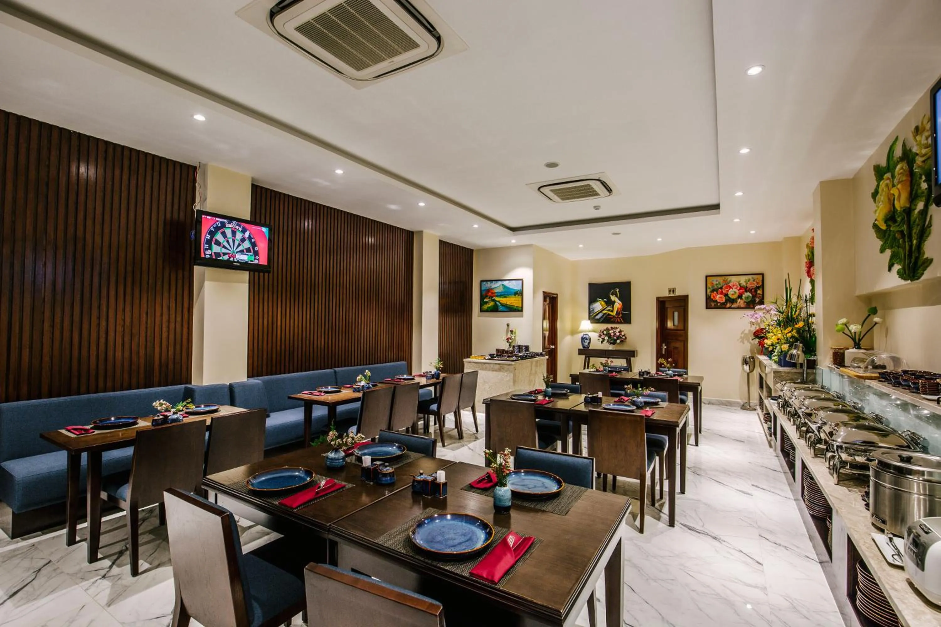 Restaurant/places to eat in Roseland Sweet Hotel