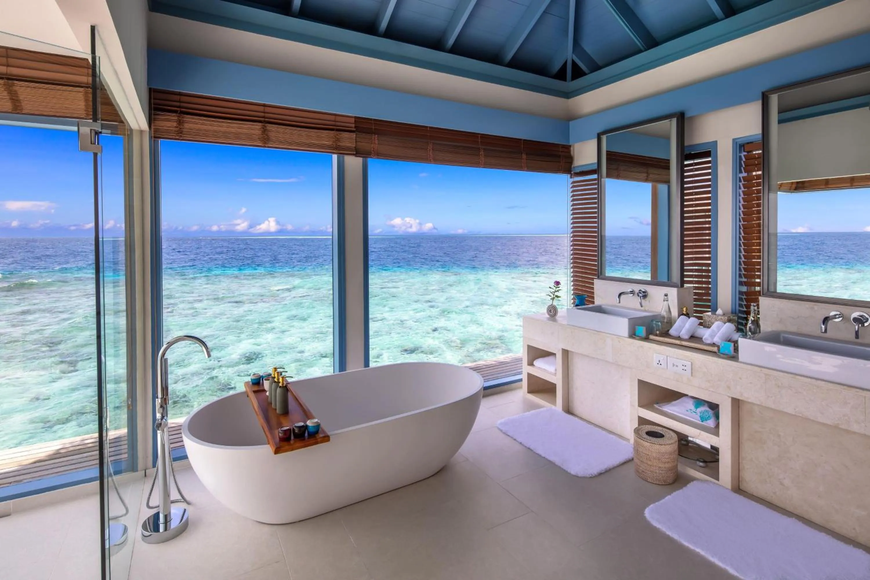 Bathroom in Raffles Maldives Meradhoo