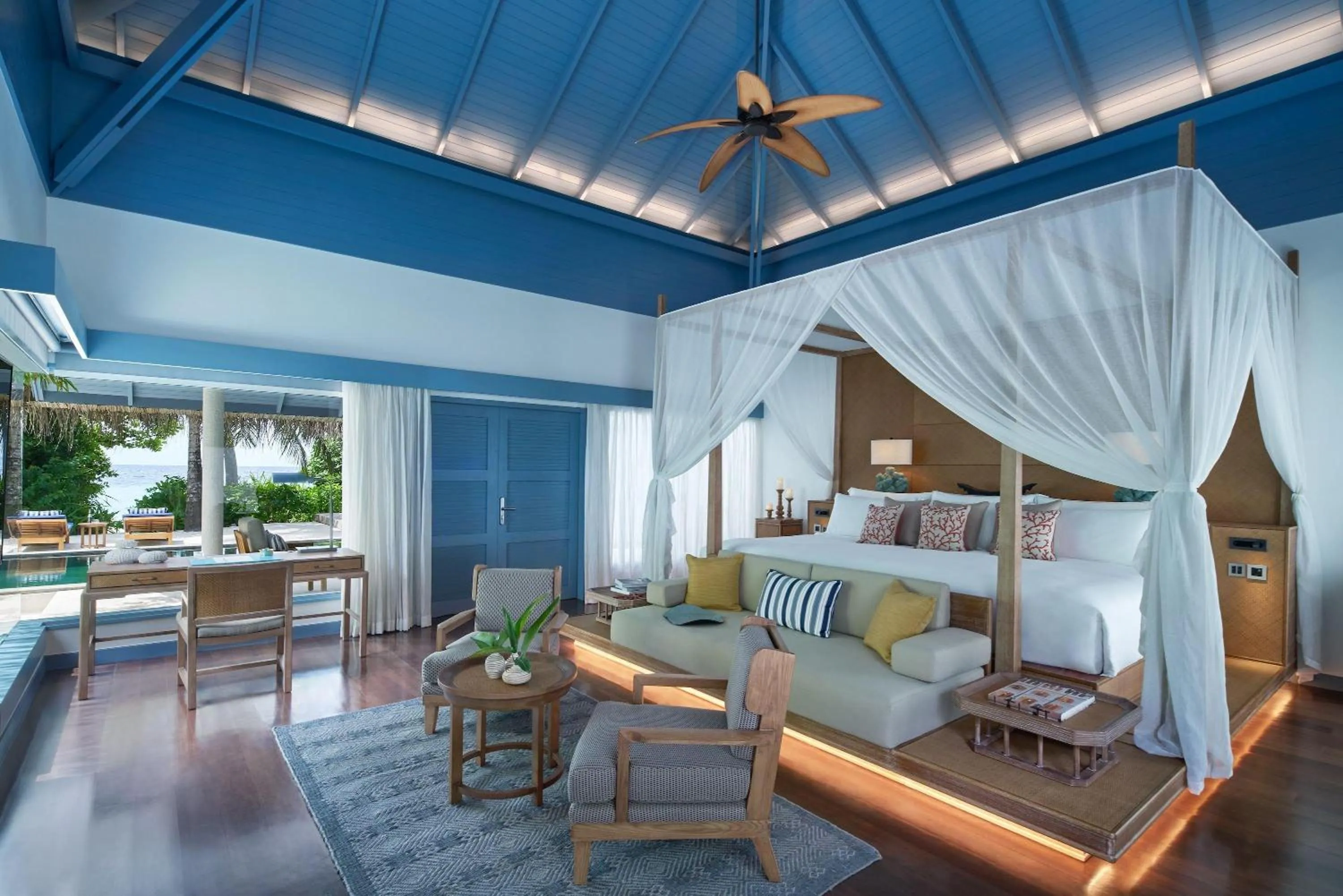 Bedroom, Bed in Raffles Maldives Meradhoo