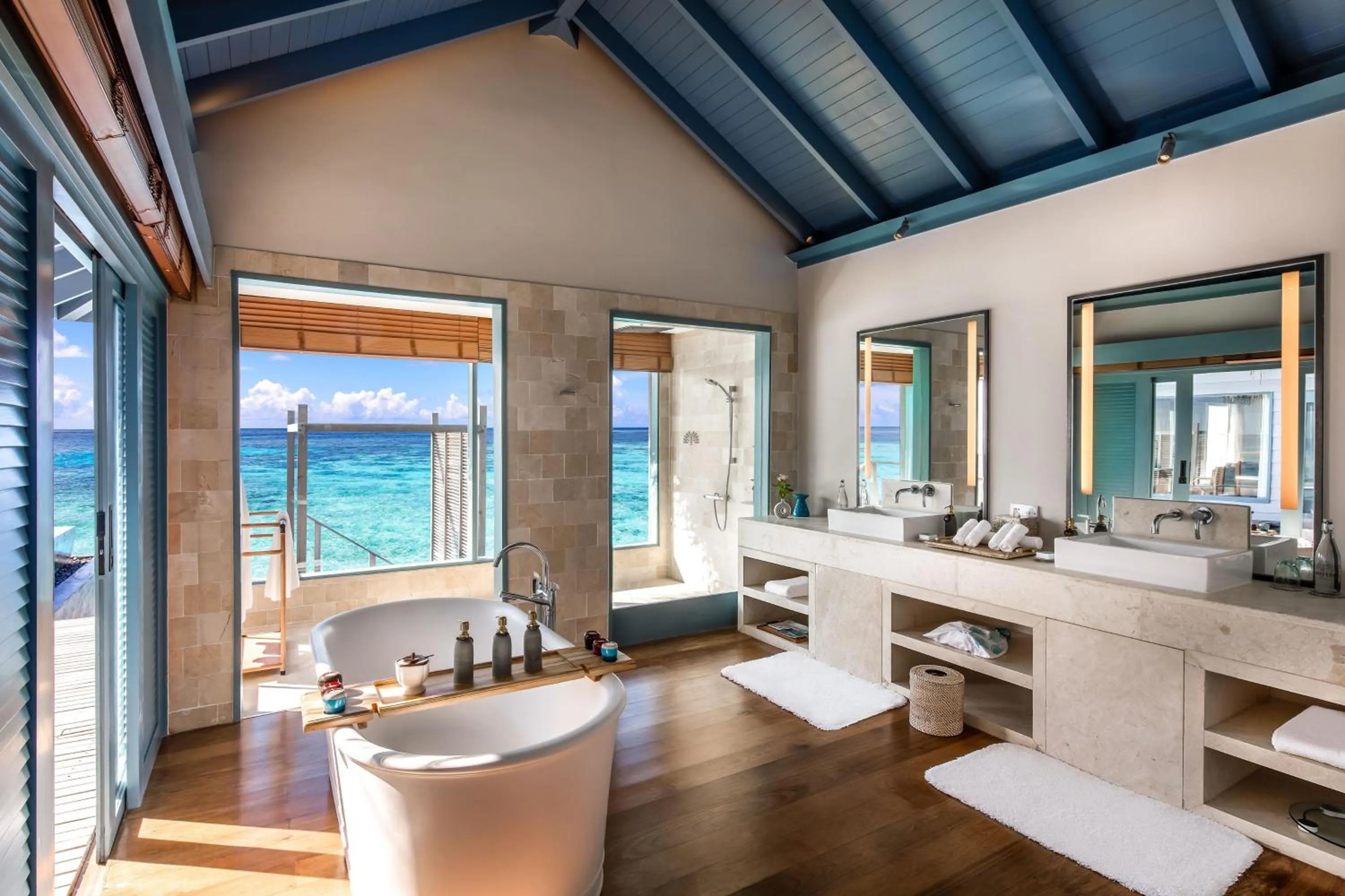 Bathroom in Raffles Maldives Meradhoo