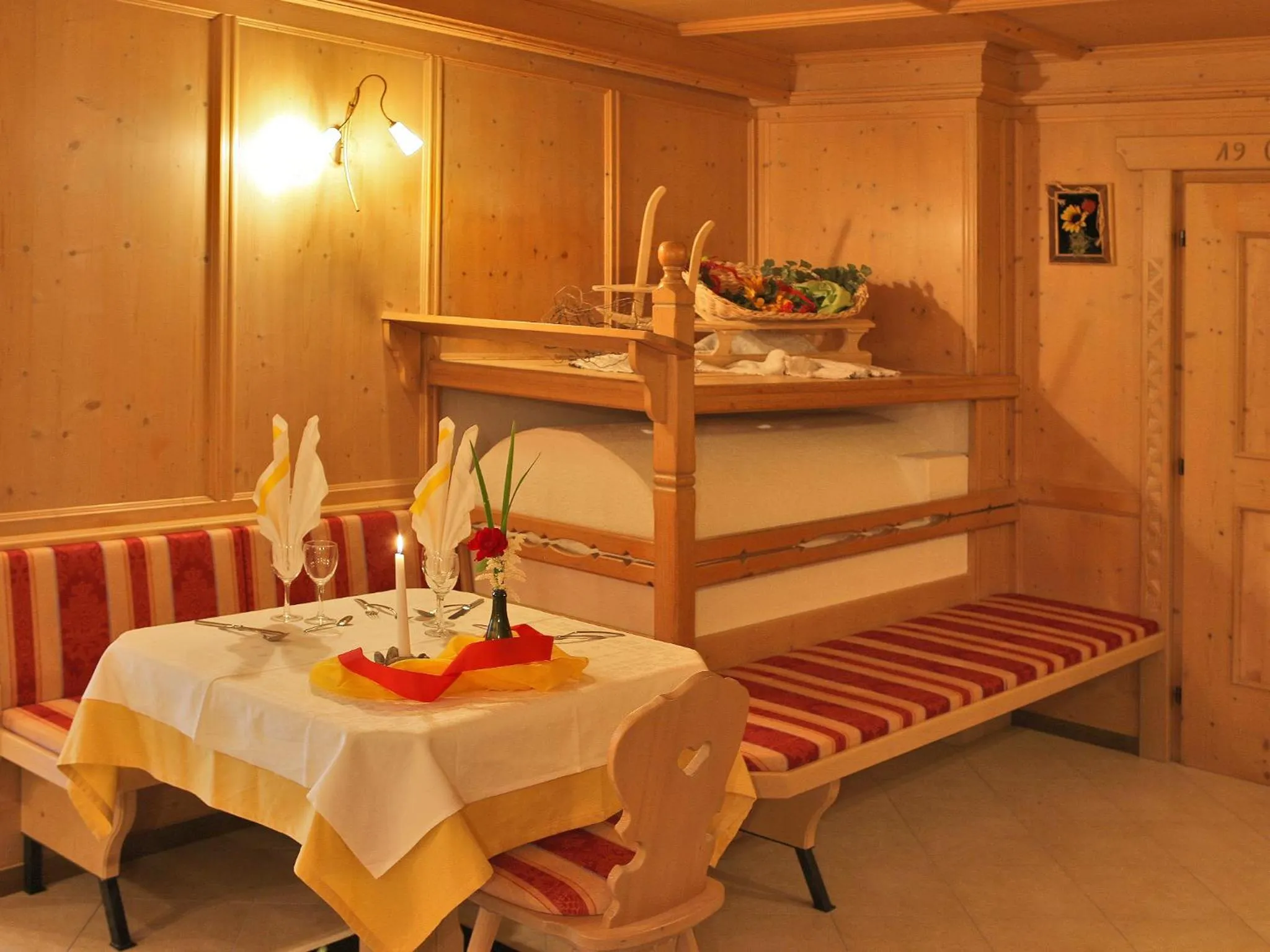 Restaurant/places to eat, Bed in Hotel Gisserhof - Dolomea Hotel