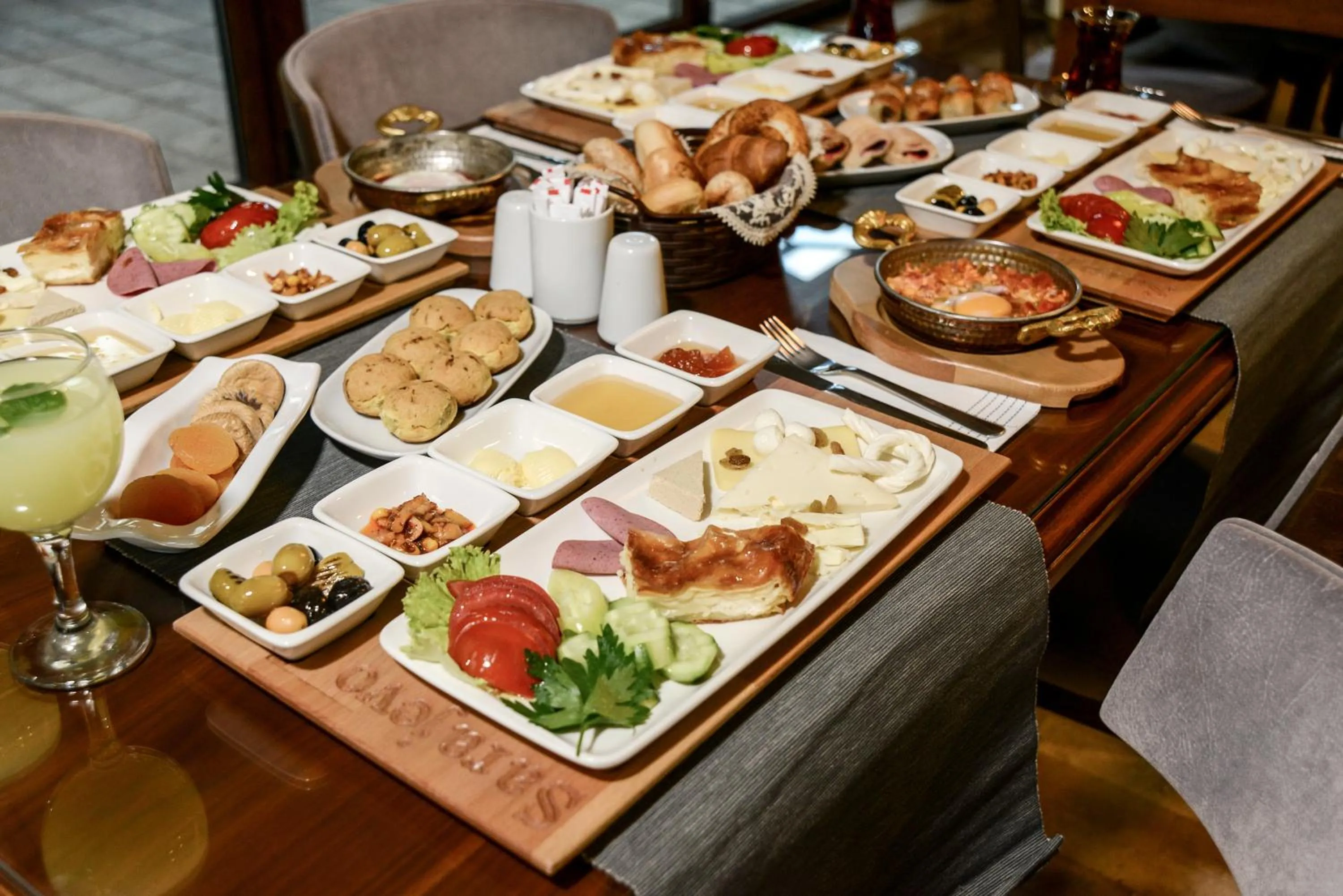 Breakfast in Sarajevo Suit Hotel