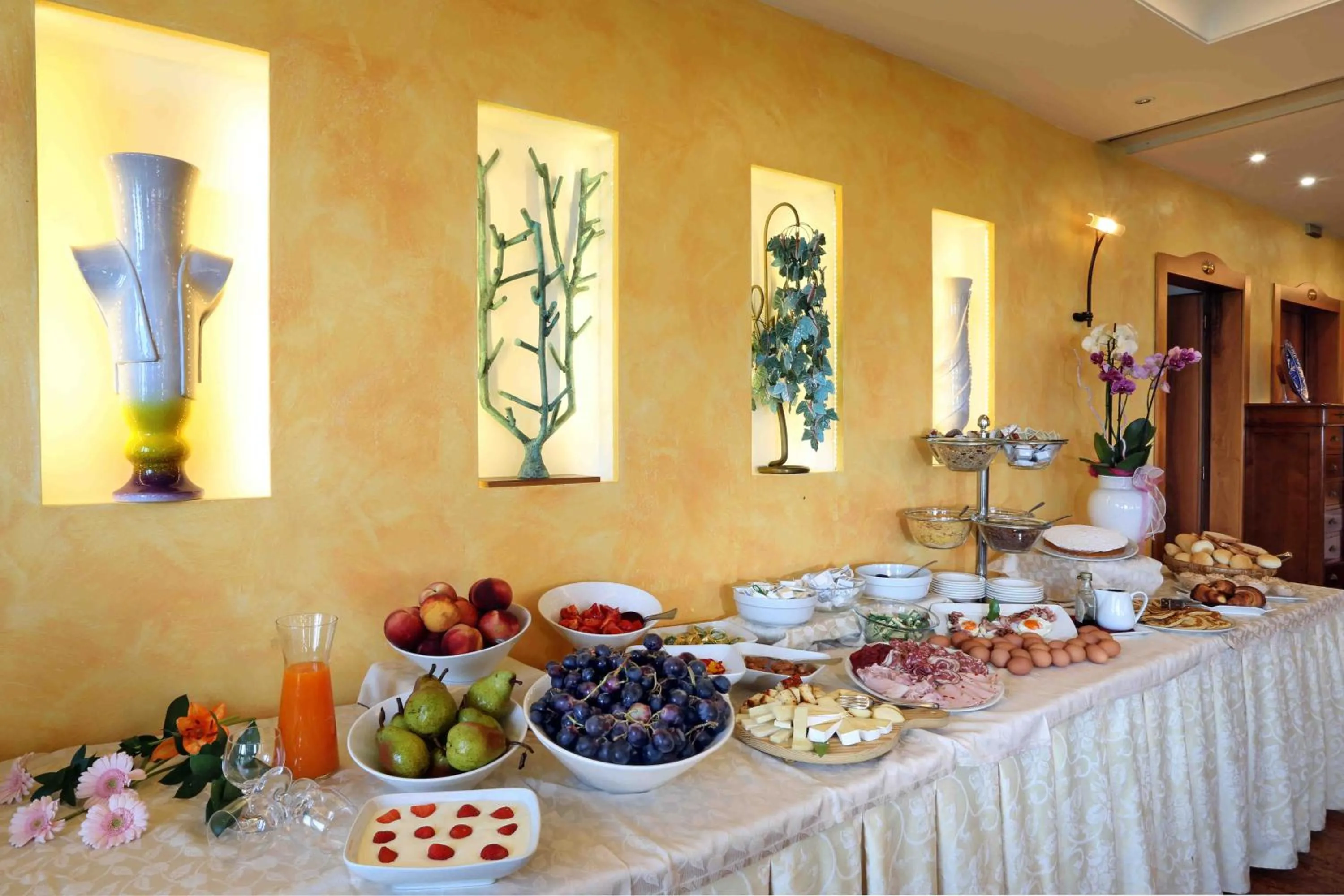Buffet breakfast in Hotel Costabella