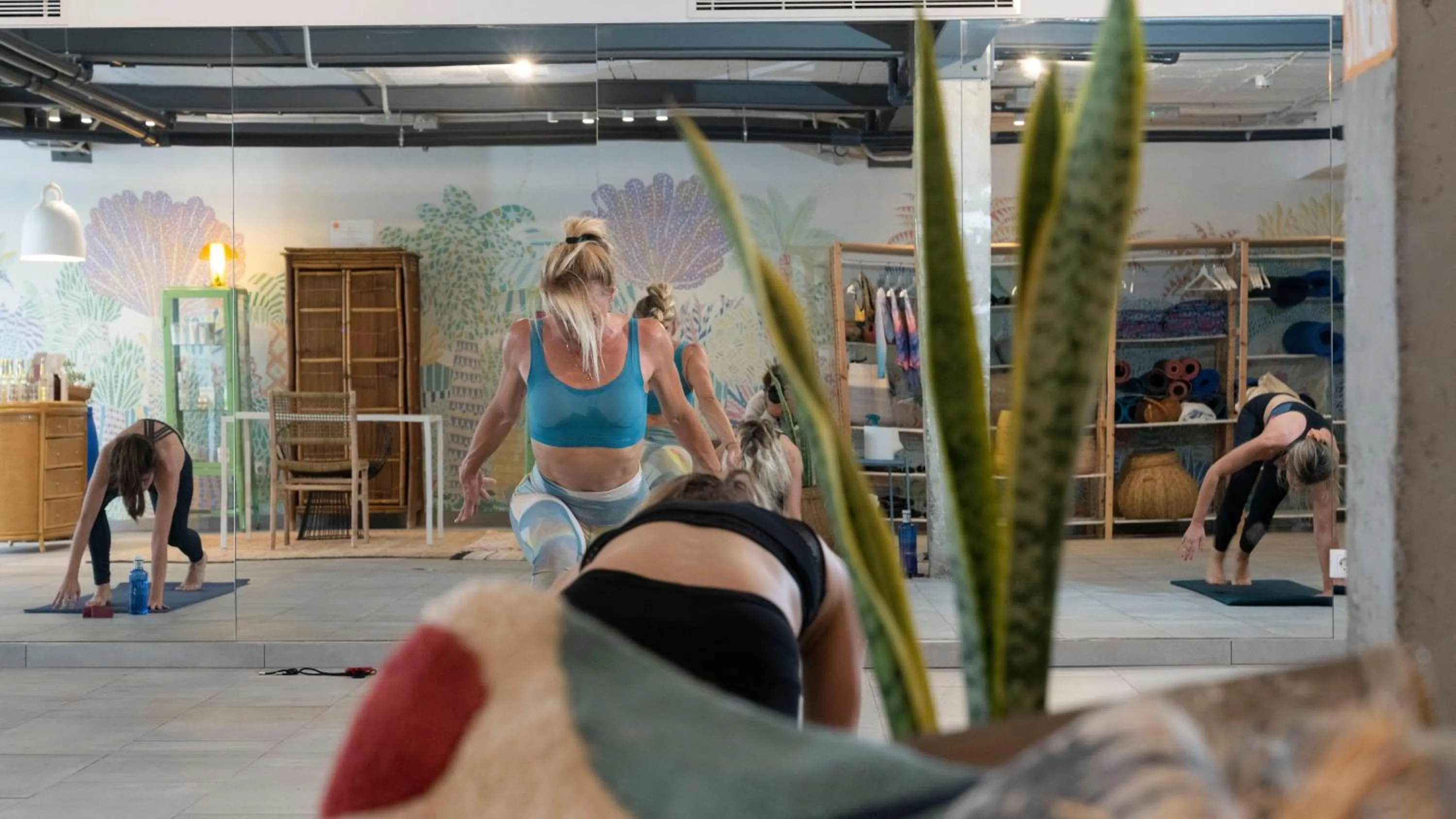 People in Buendía Corralejo Nohotel