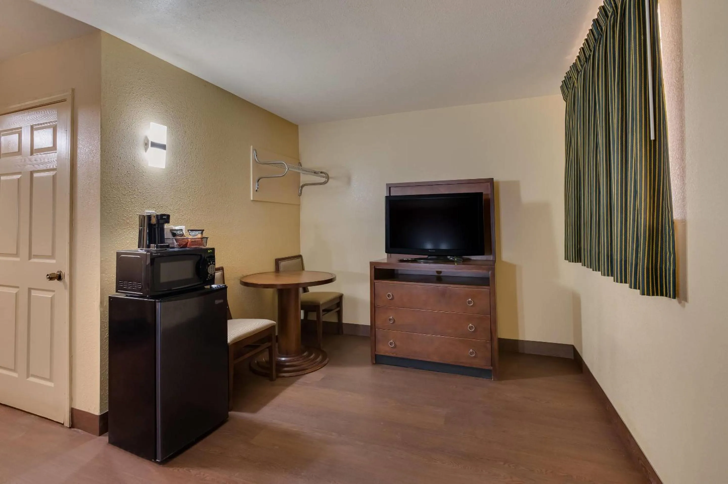Bedroom in Rodeway Inn & Suites New Orleans East