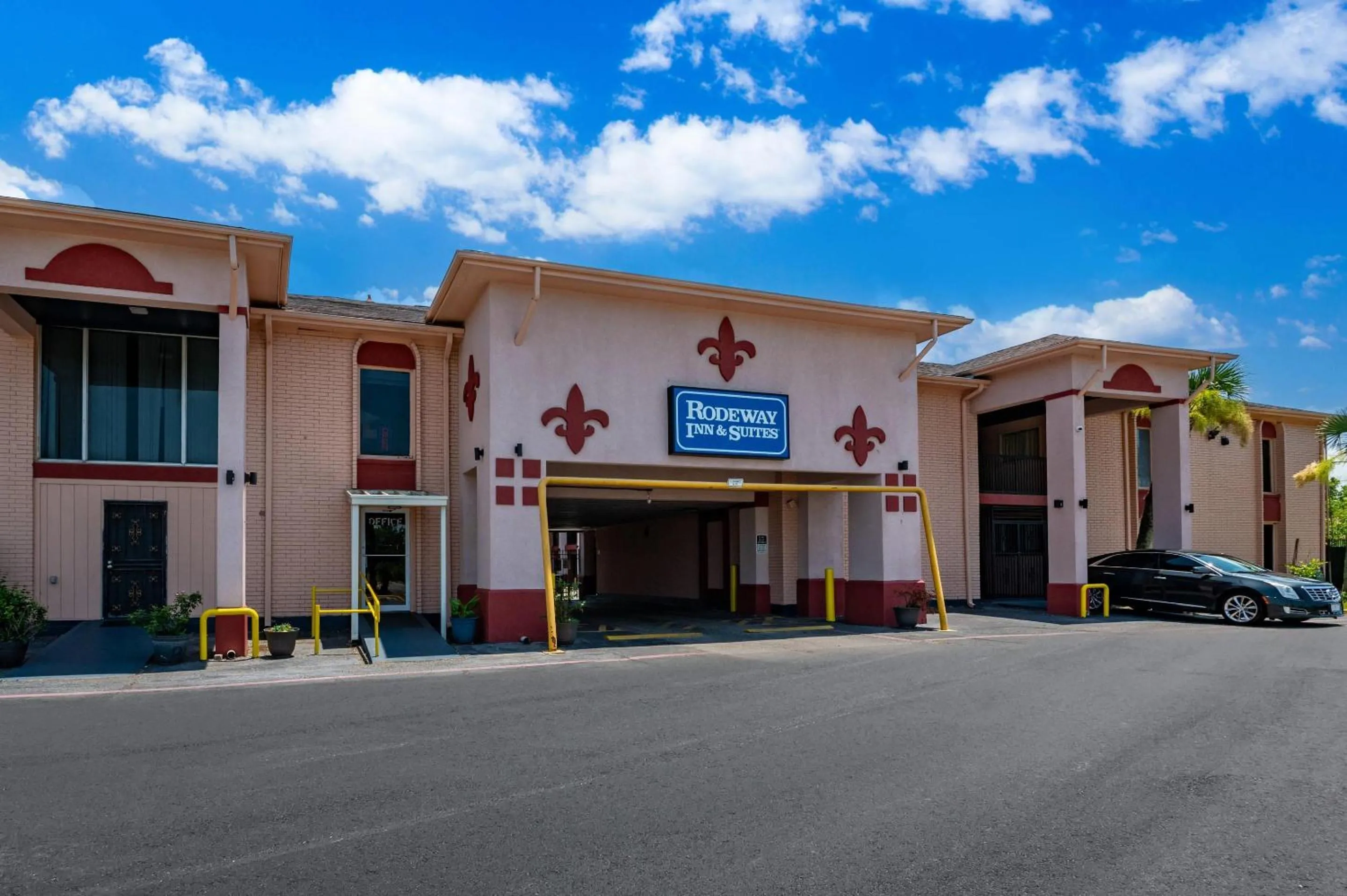Property building in Rodeway Inn & Suites New Orleans East