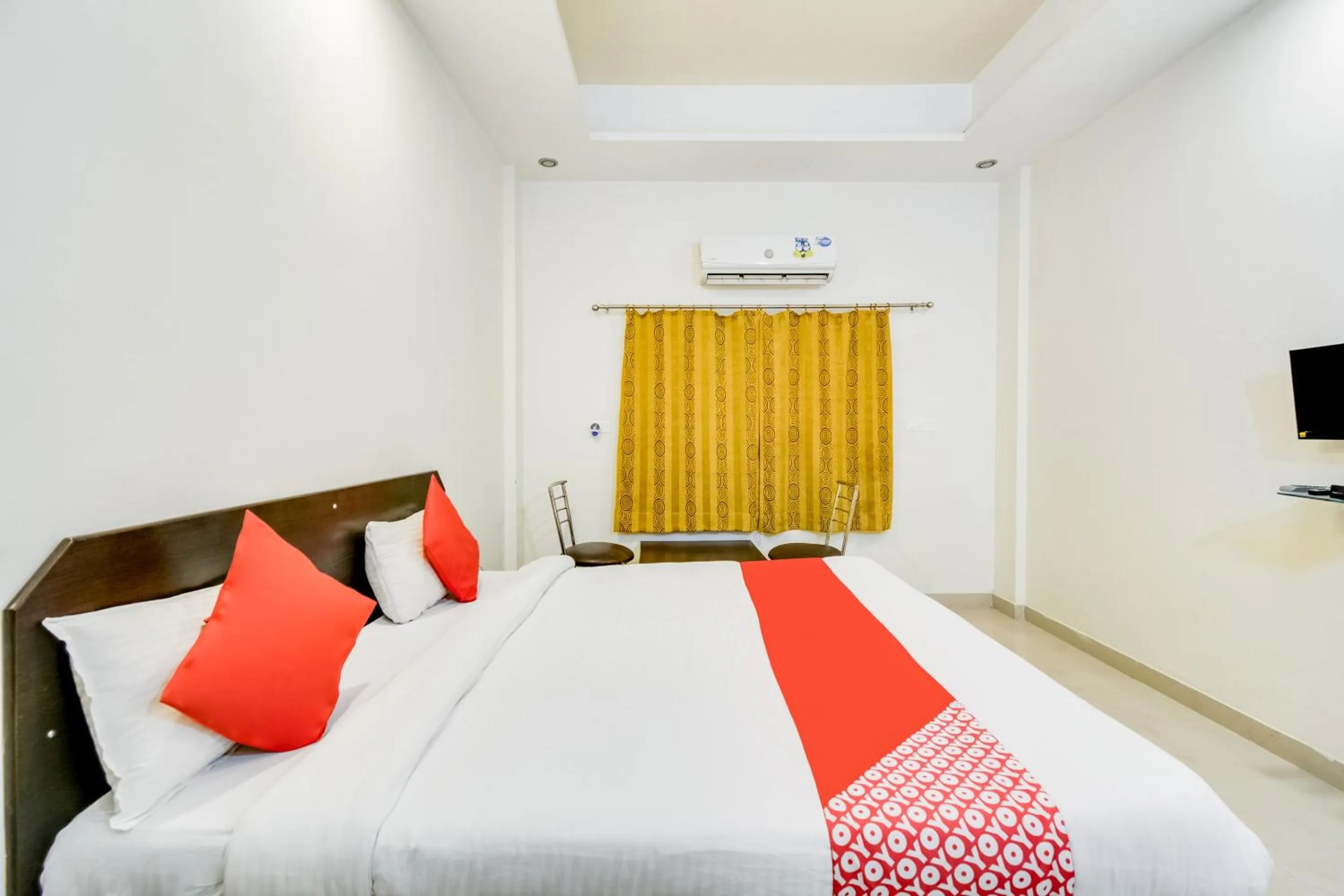 Bedroom, Bed in Hotel O The Thar Mid Way Hotel And Restaurant