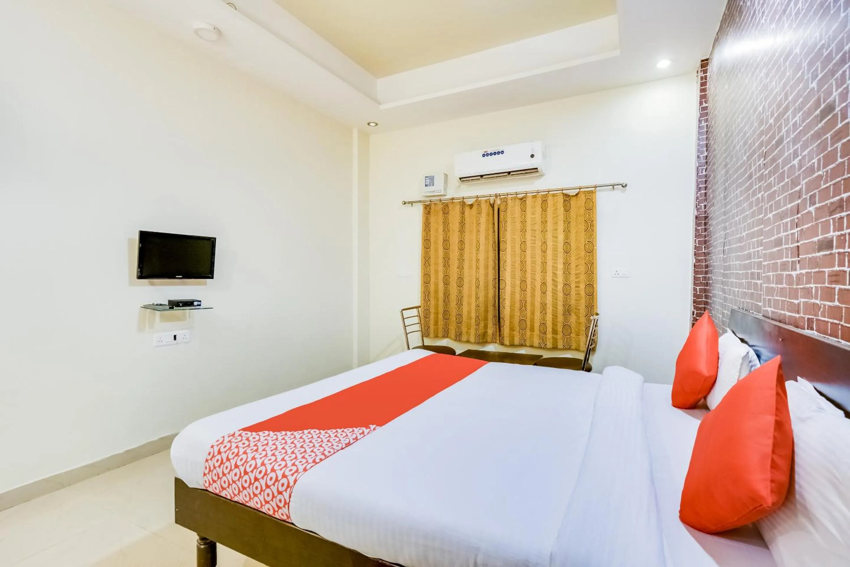 Bedroom, Bed in Hotel O The Thar Mid Way Hotel And Restaurant