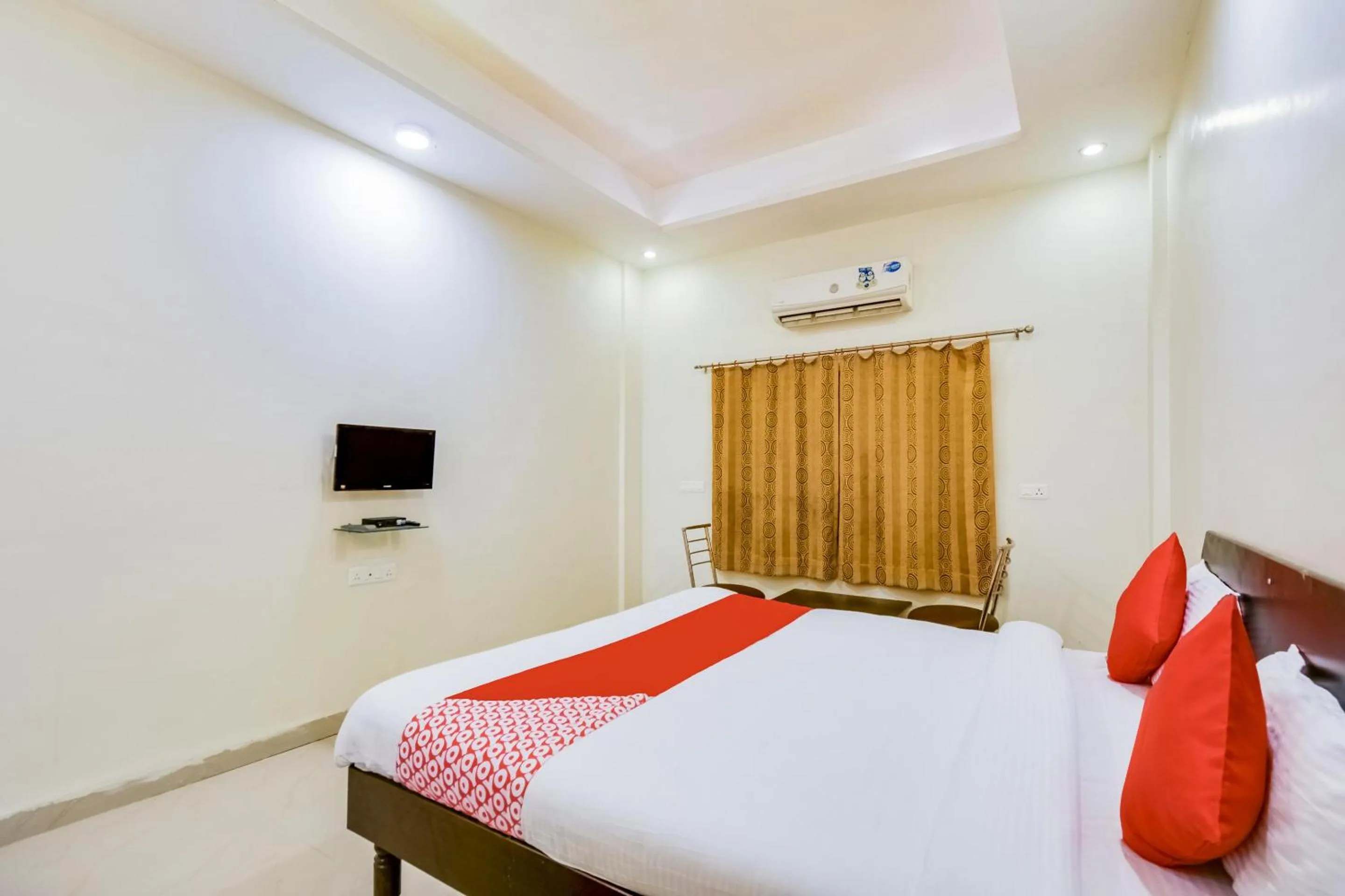 Bedroom, Bed in Hotel O The Thar Mid Way Hotel And Restaurant