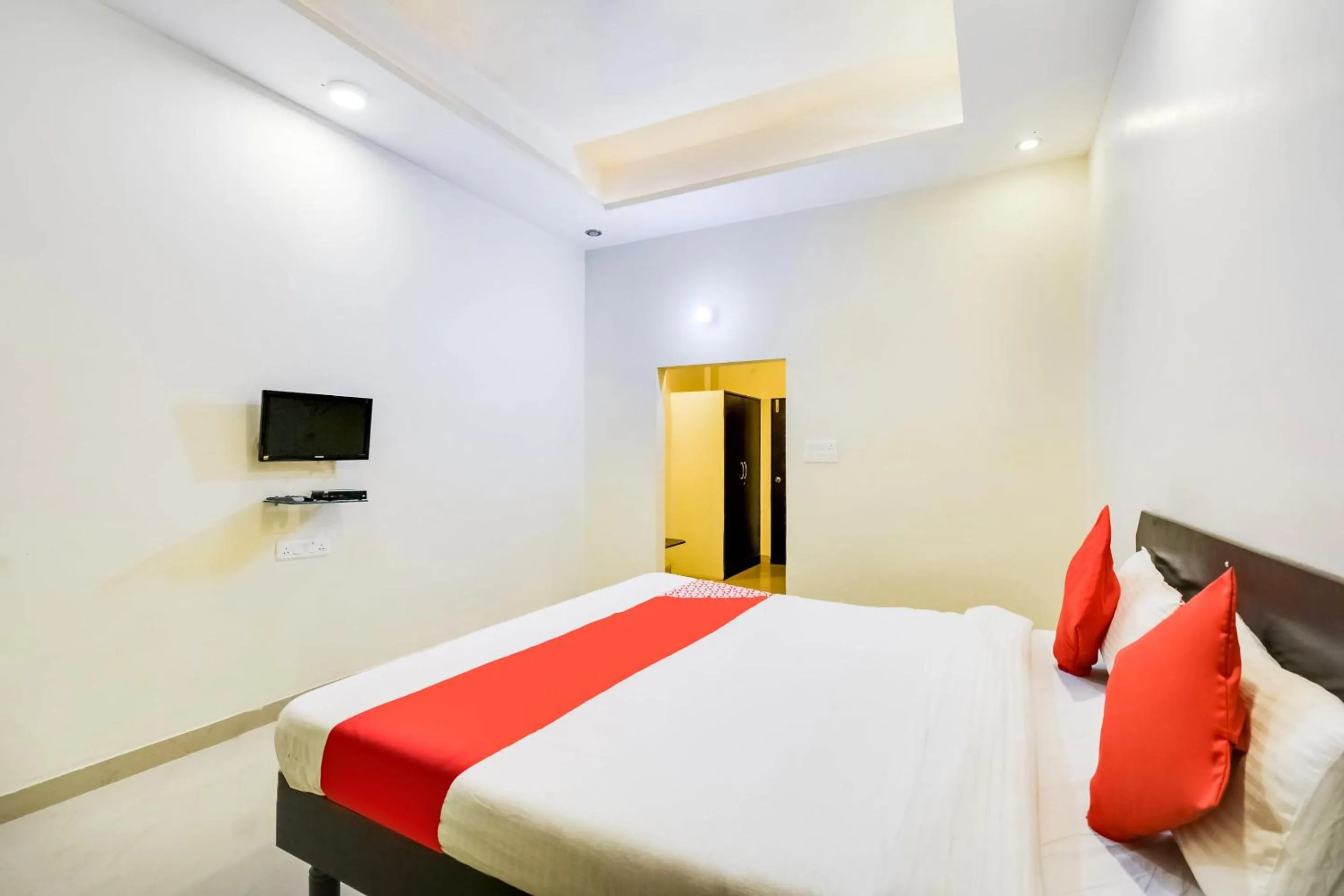 Bedroom, Bed in Hotel O The Thar Mid Way Hotel And Restaurant