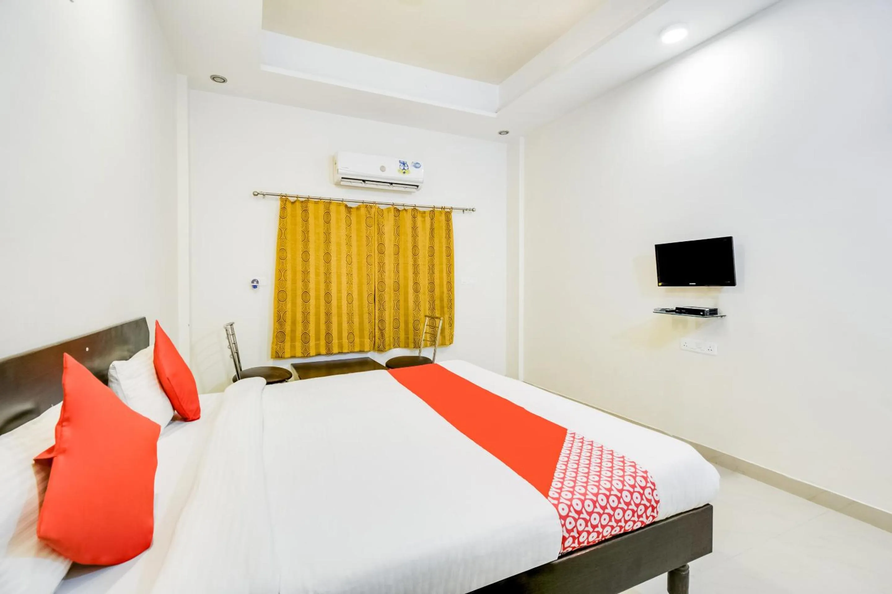 Bedroom, Bed in Hotel O The Thar Mid Way Hotel And Restaurant