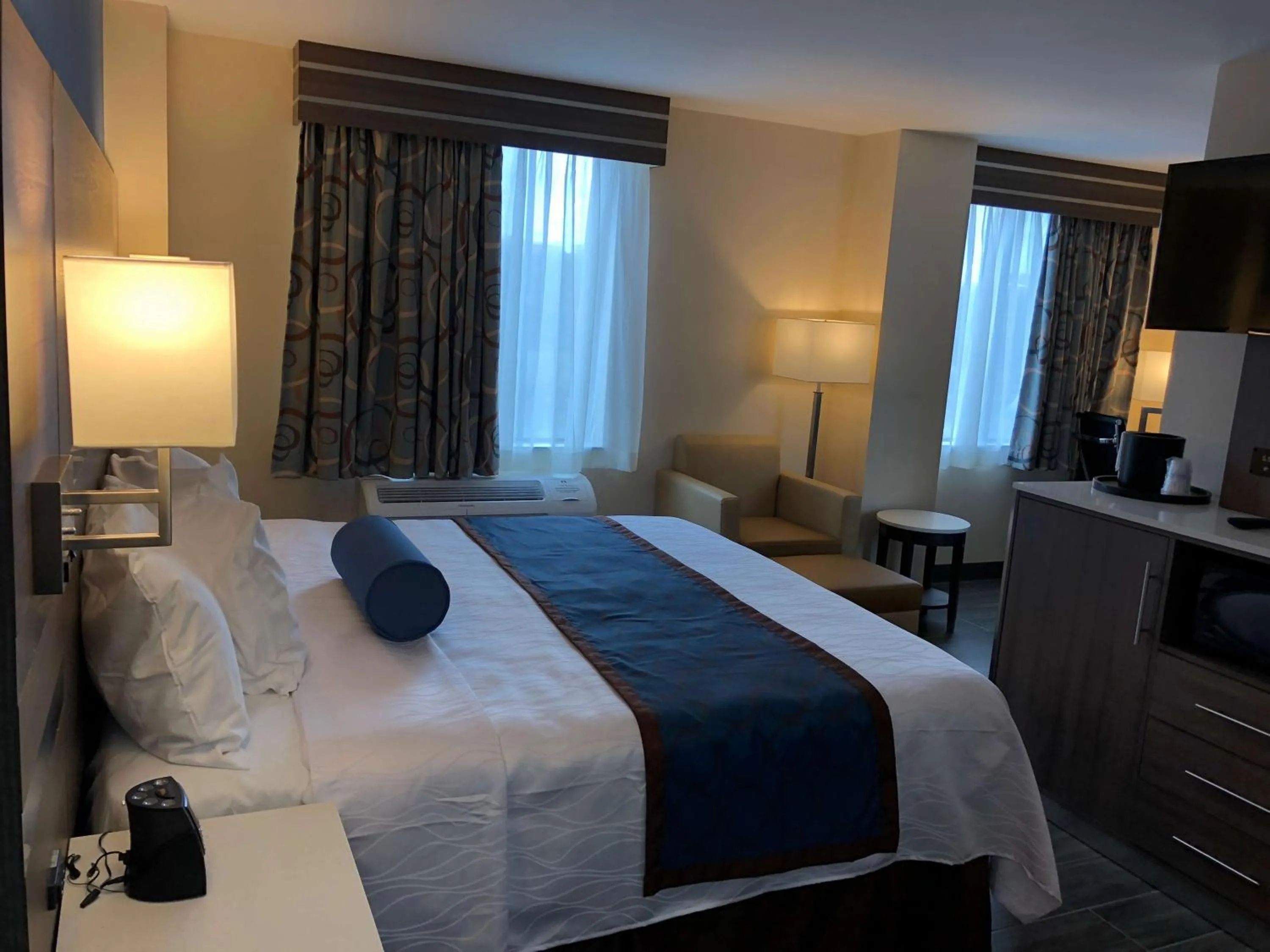 Photo of the whole room in Best Western Plus Stadium Inn