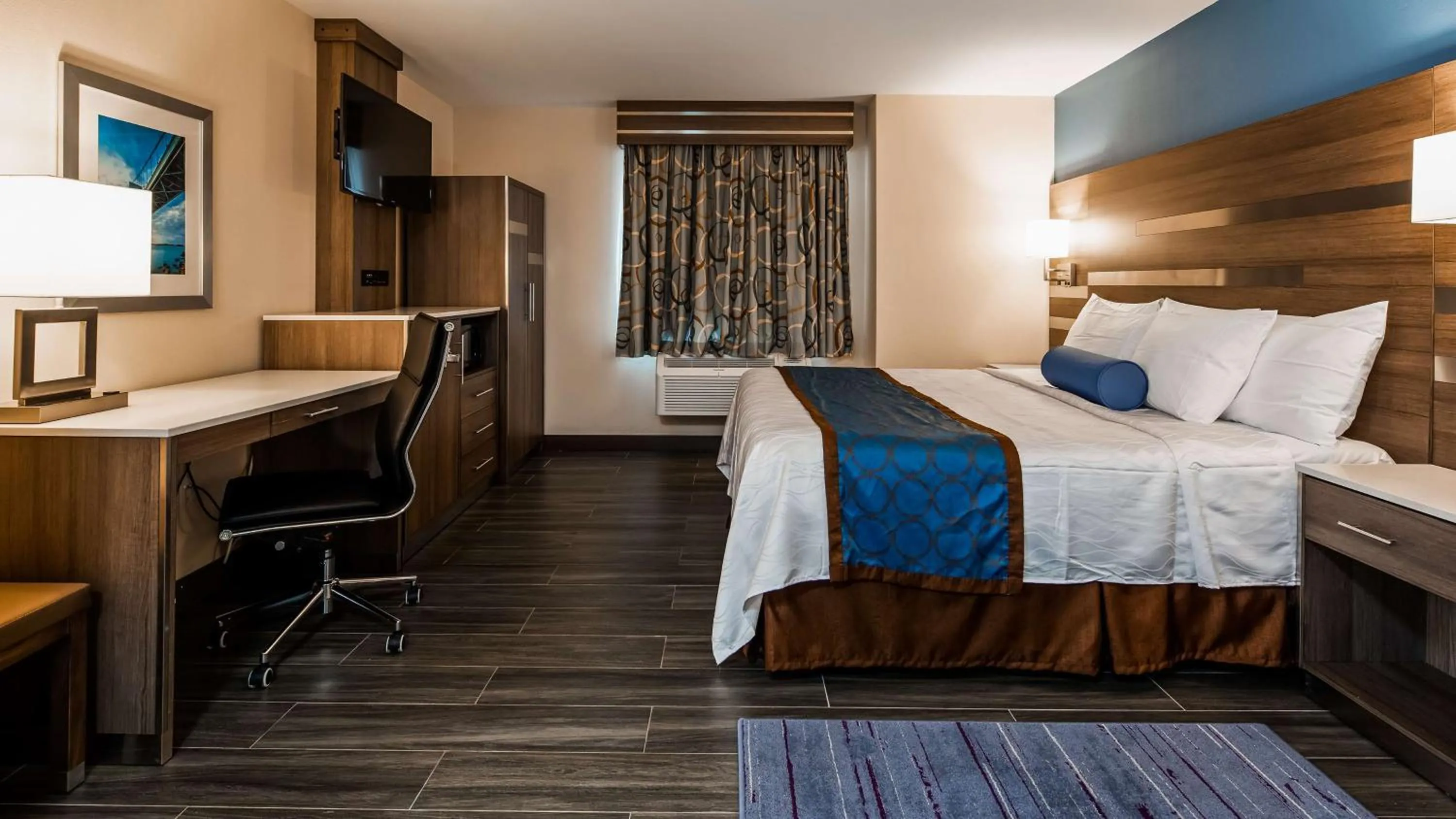 Photo of the whole room in Best Western Plus Stadium Inn