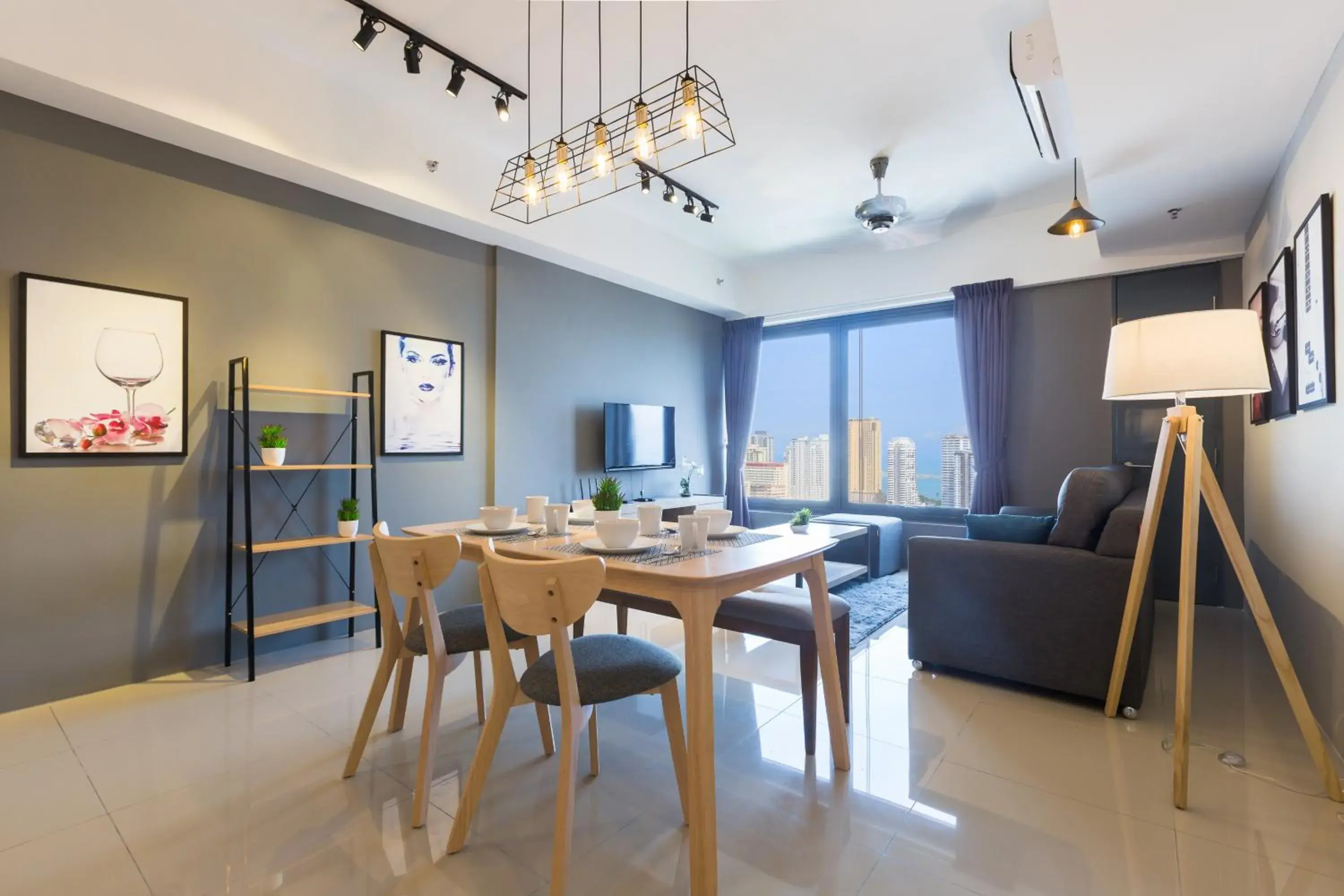 Three-Bedroom Apartment with Sea View in Tropicana 218 Macalister by Stayla Three-Bedroom Apartment with Sea View in Tropicana 218 Macalister by Stayla