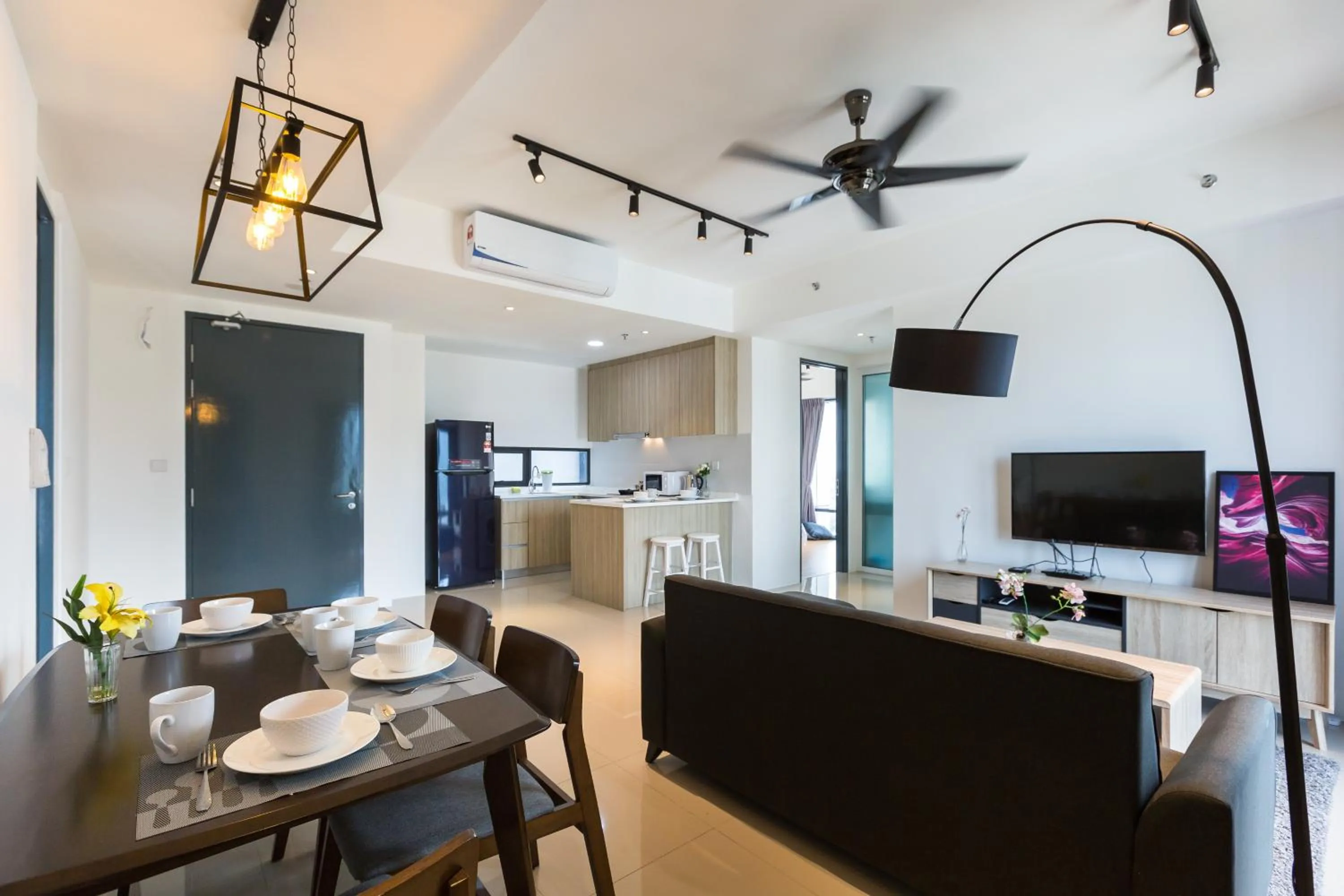 Tropicana 218 Macalister