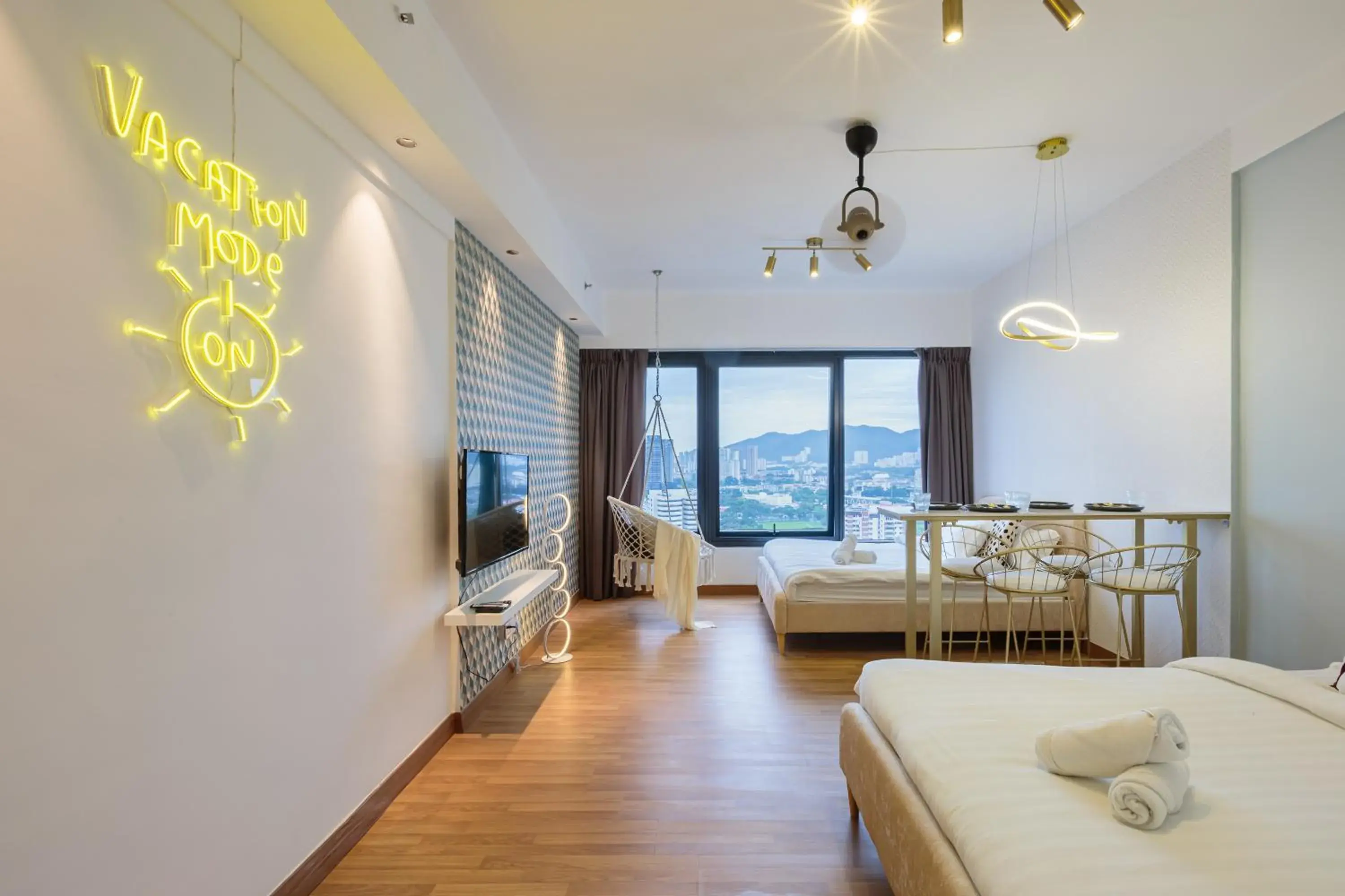 Deluxe Studio in Tropicana 218 Macalister Deluxe Studio in Tropicana 218 Macalister