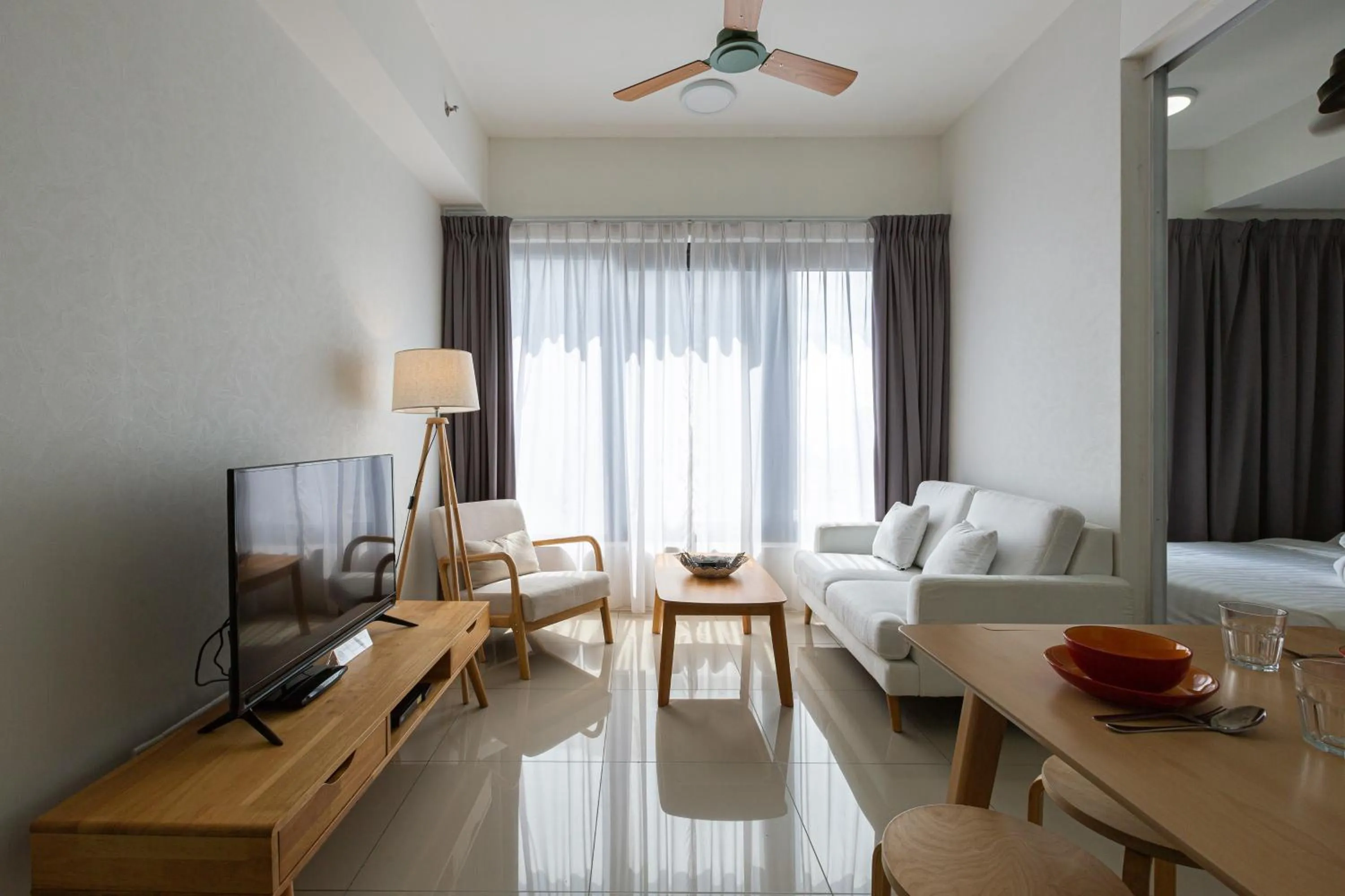 Tropicana 218 Macalister