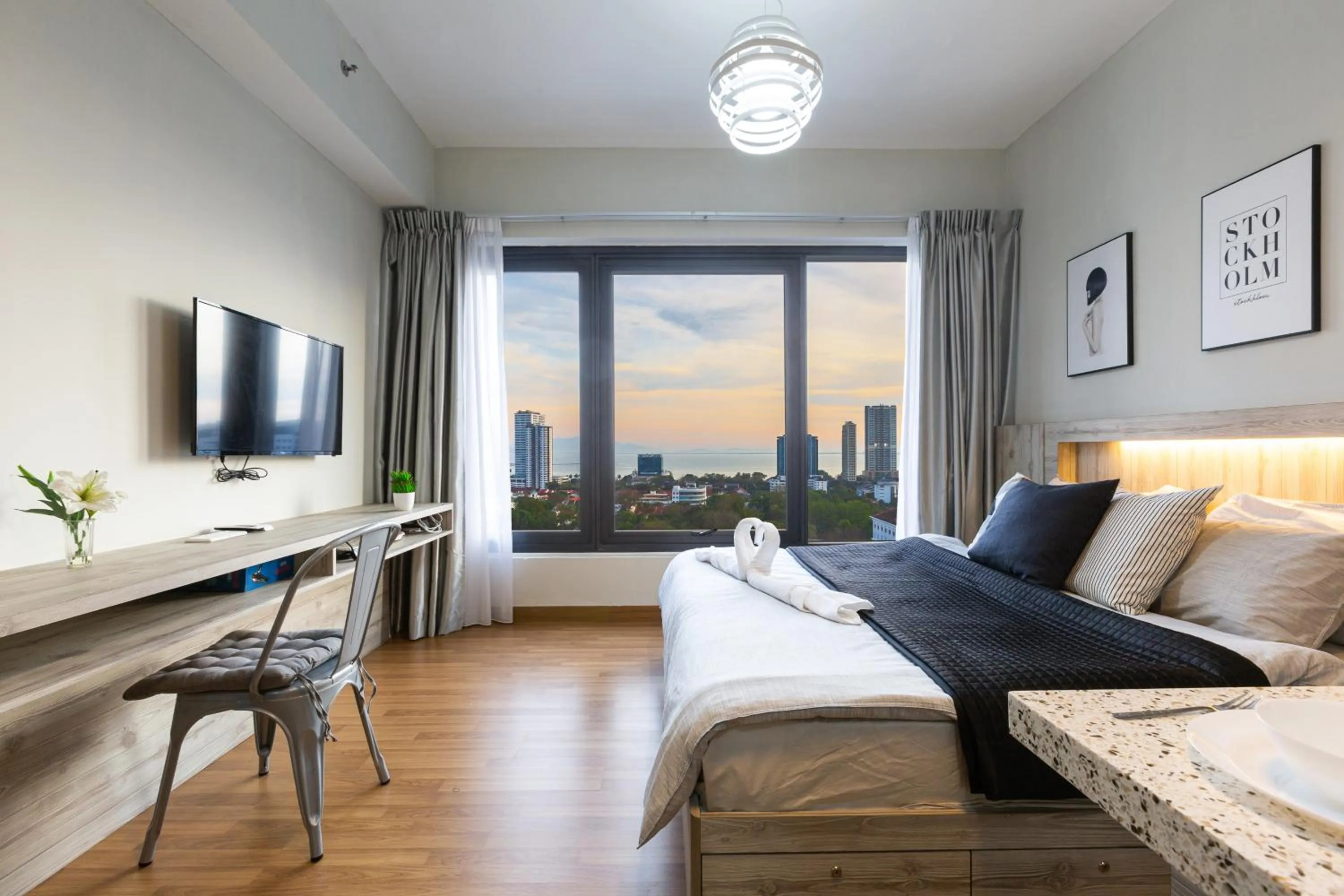 Bed in Tropicana 218 Macalister