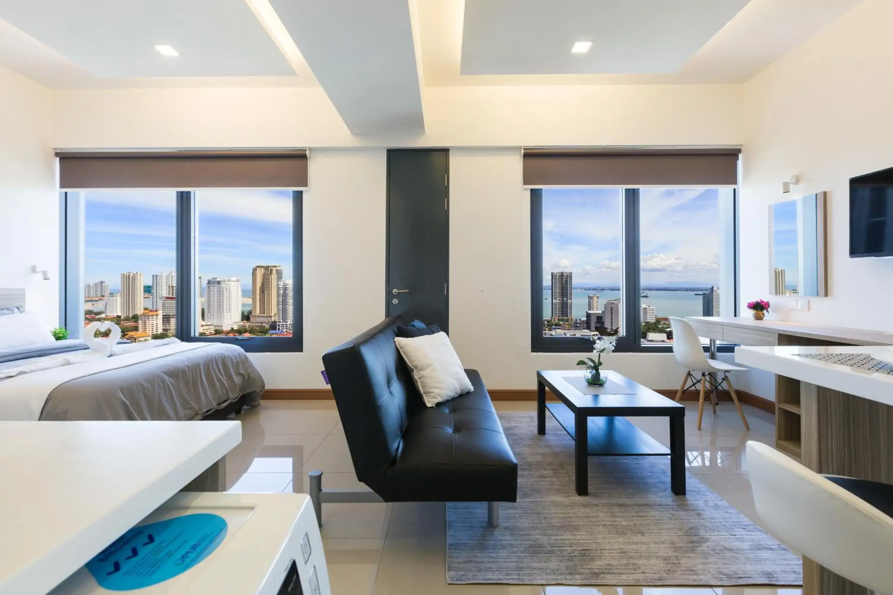 Studio with Sea View in Tropicana 218 Macalister Studio with Sea View in Tropicana 218 Macalister