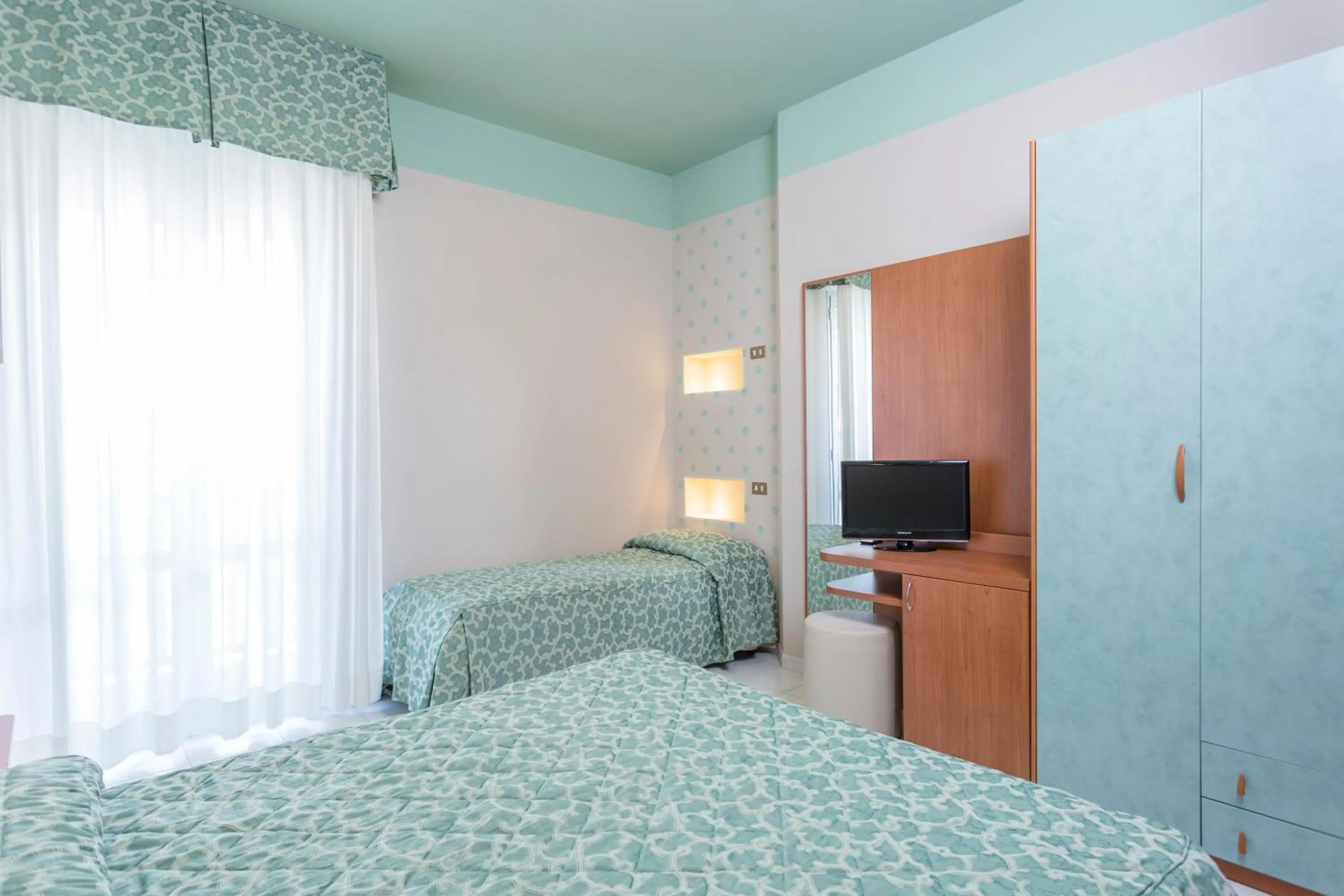 Bedroom, Bed in Hotel Letizia