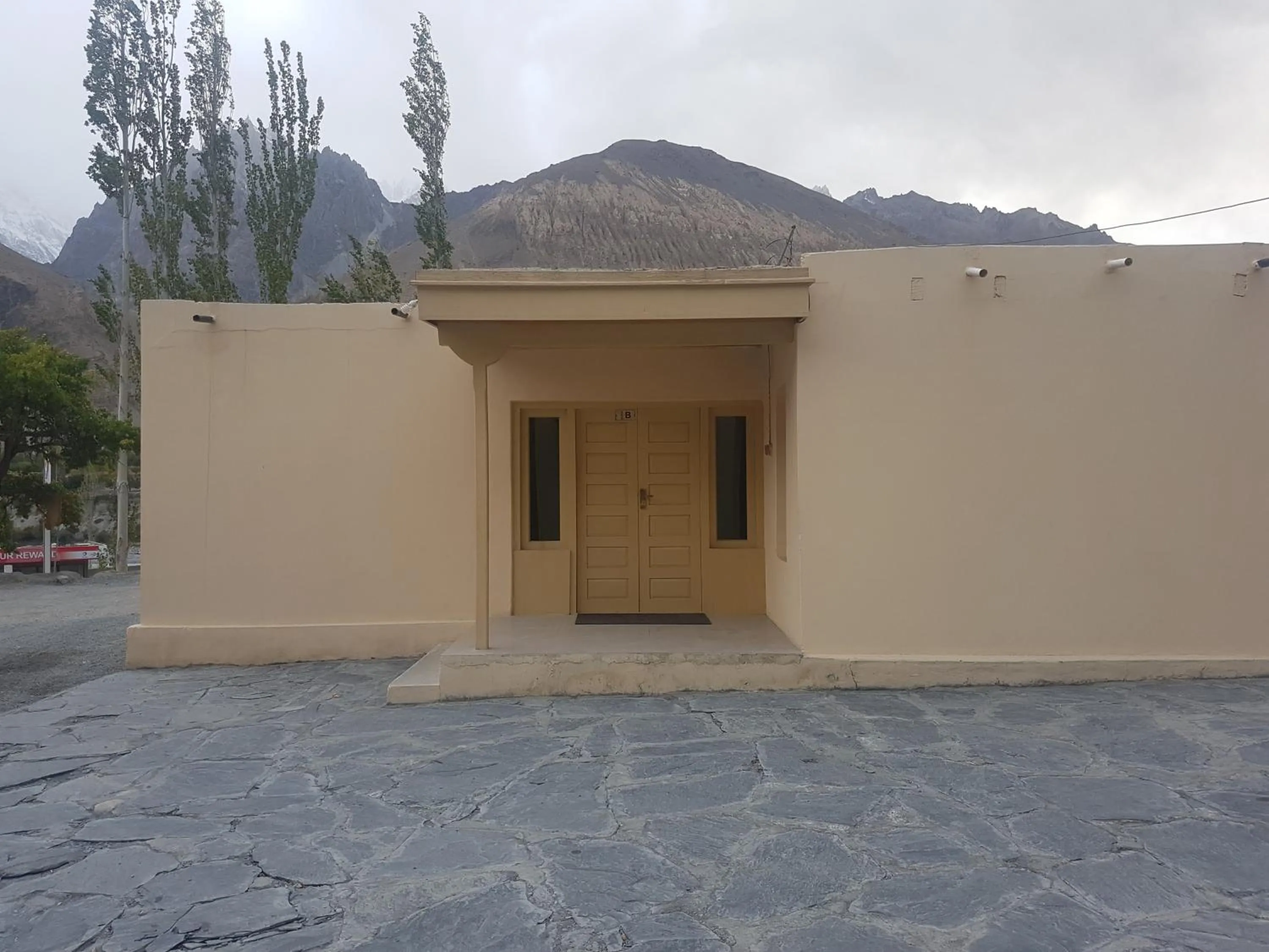 Khunjerab Hotel Sost