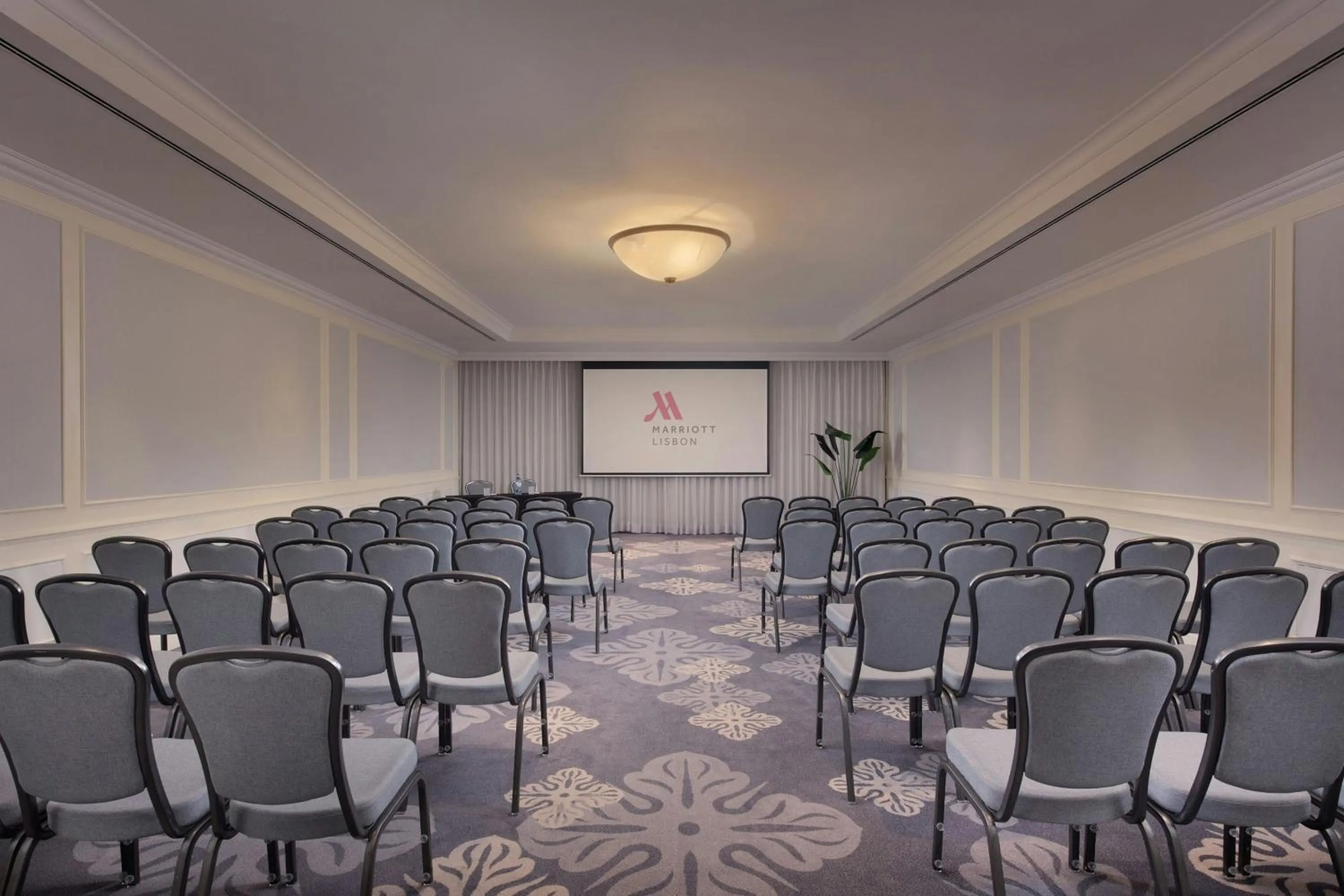 Meeting/conference room in Lisbon Marriott Hotel