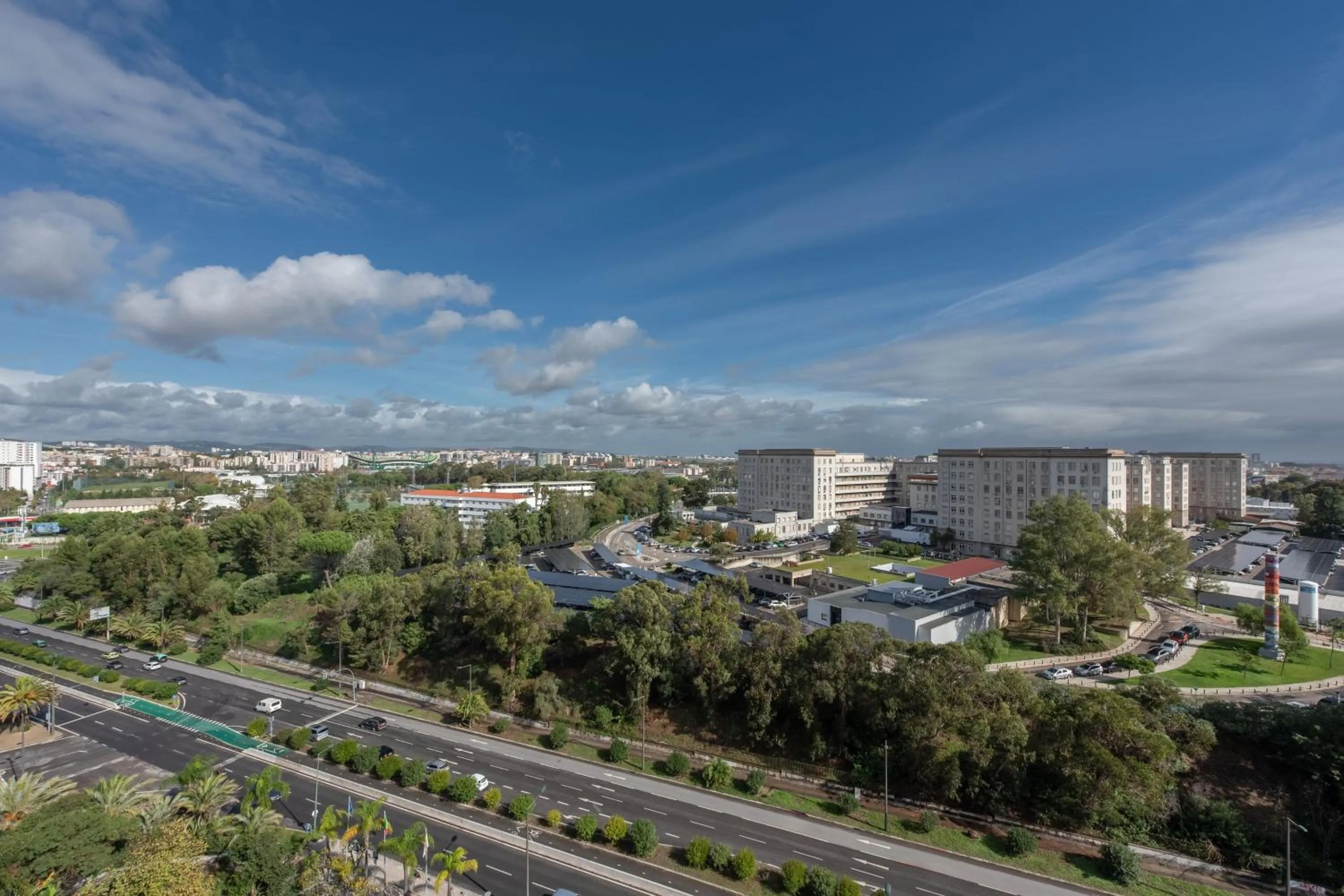 Photo of the whole room in Lisbon Marriott Hotel